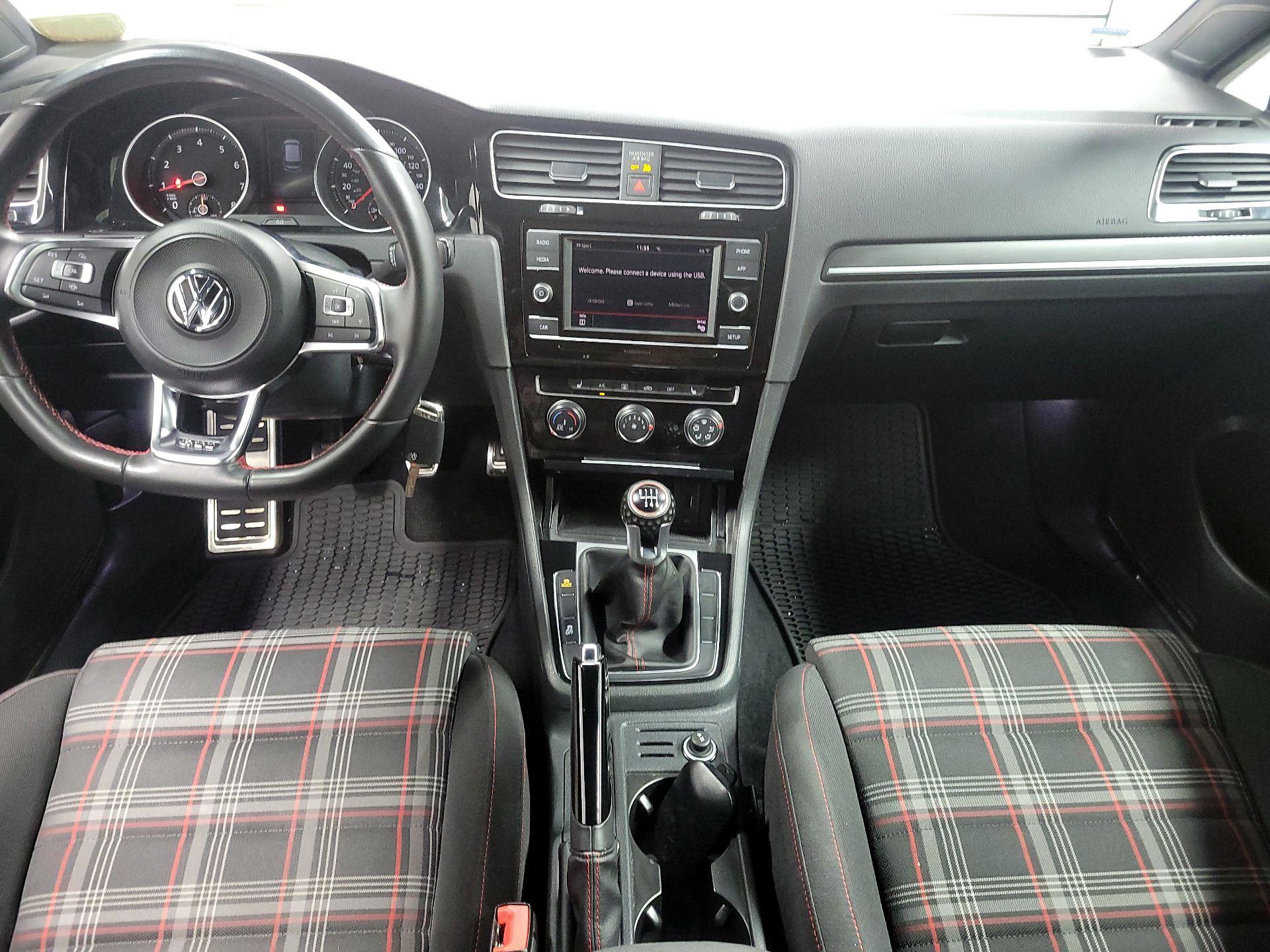 Thumbnail: 2019 Volkswagen Golf - 9