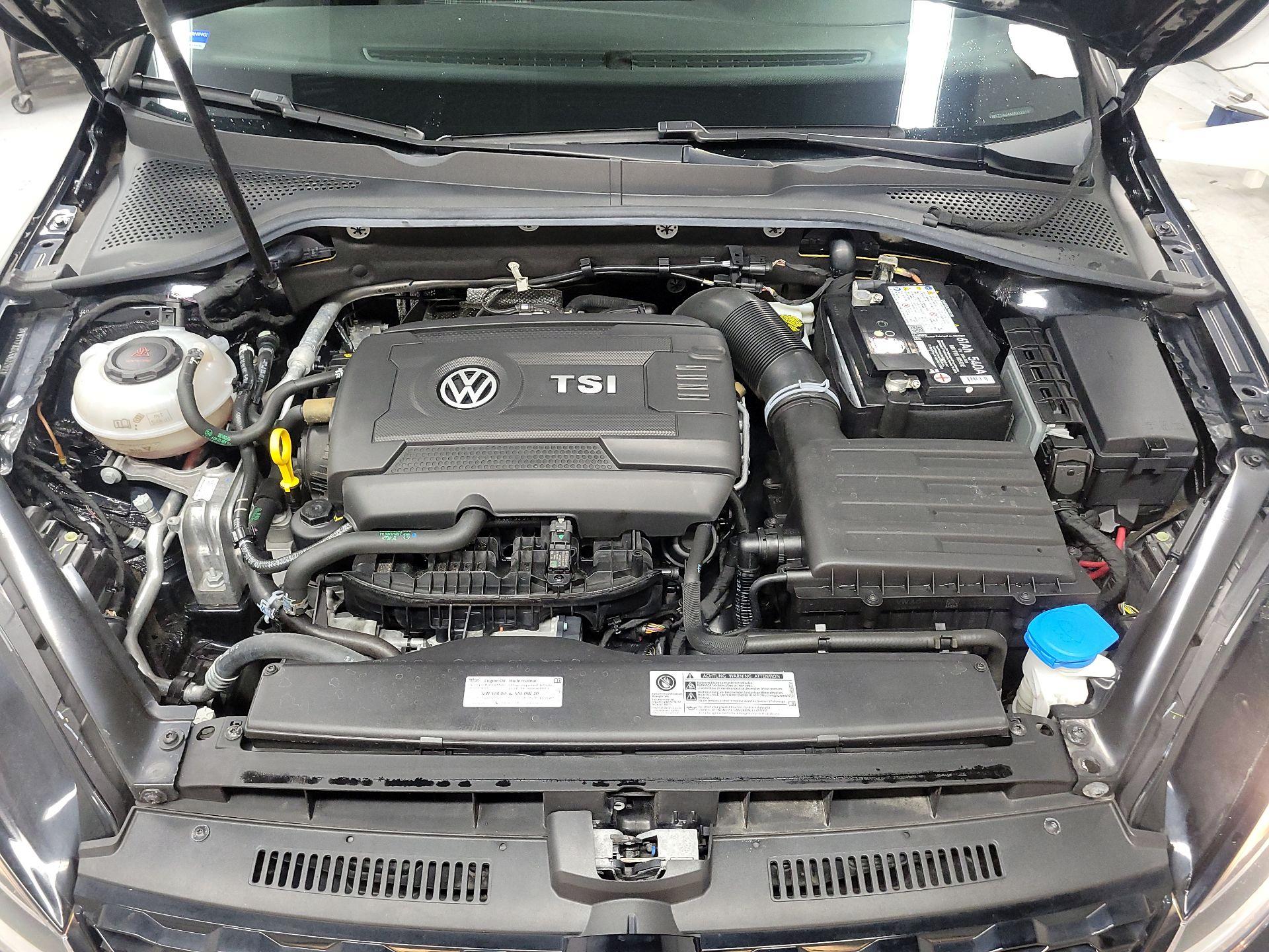 Thumbnail: 2019 Volkswagen Golf - 20