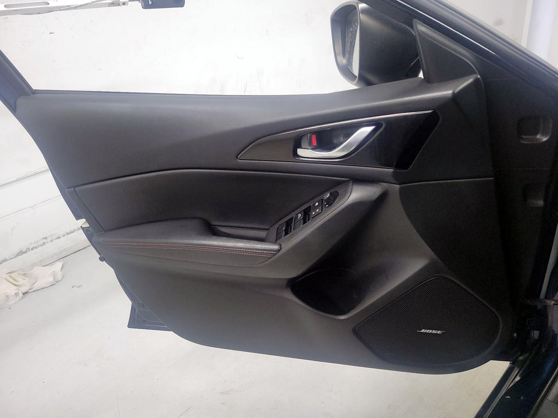 Thumbnail: 2015 Mazda Mazda3 - 12