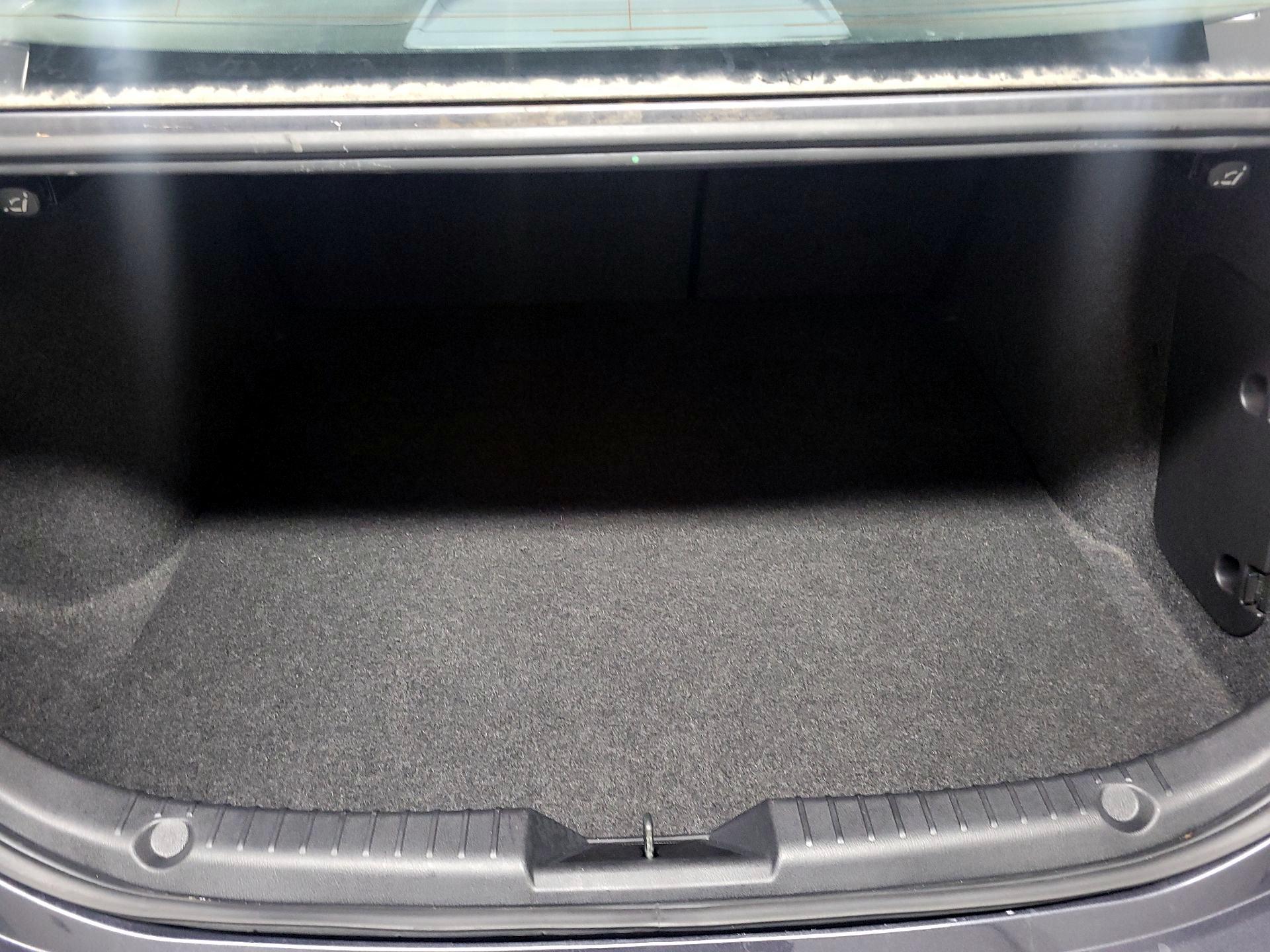 Thumbnail: 2016 Mazda Mazda3 - 17