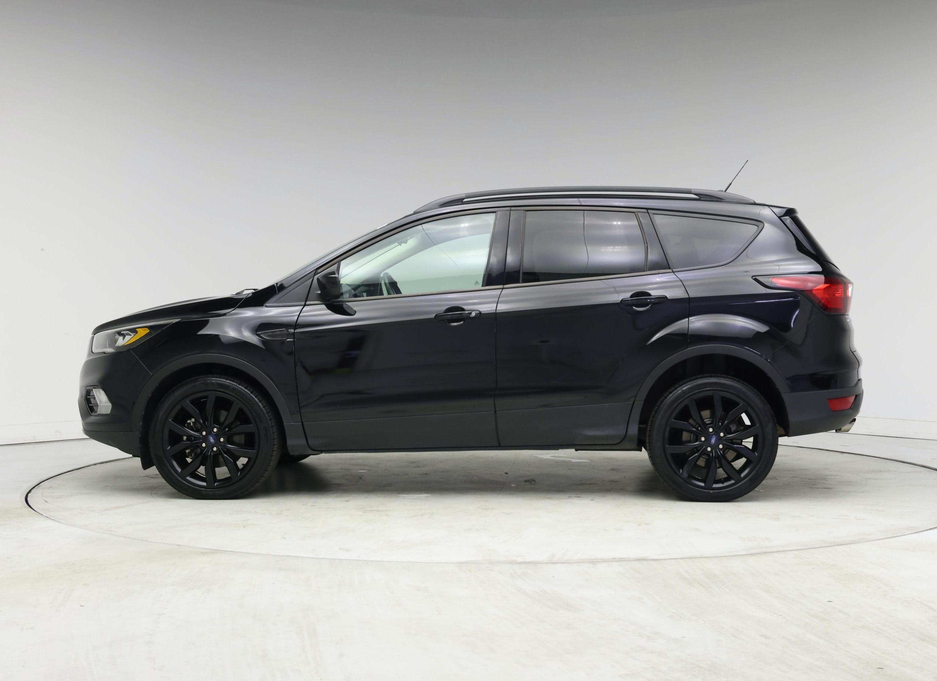 Thumbnail: 2019 Ford Escape - 3