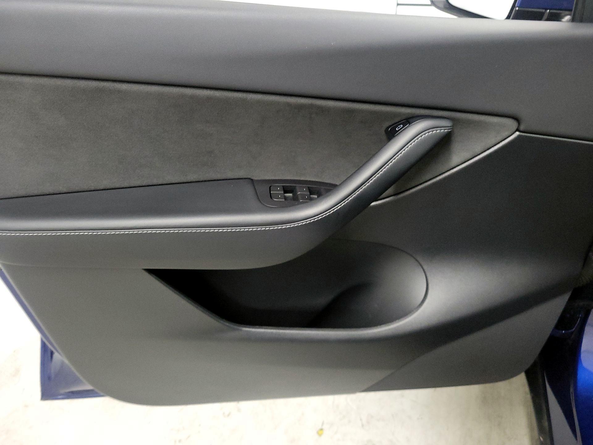 Thumbnail: 2022 Tesla Model Y - 12