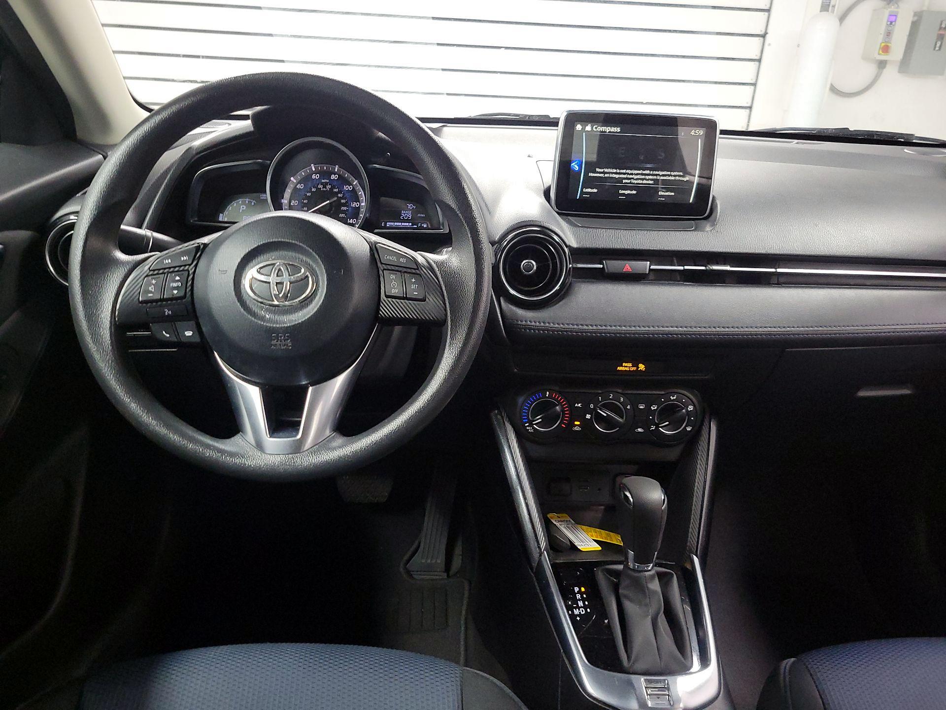 Thumbnail: 2017 Toyota Yaris iA - 9