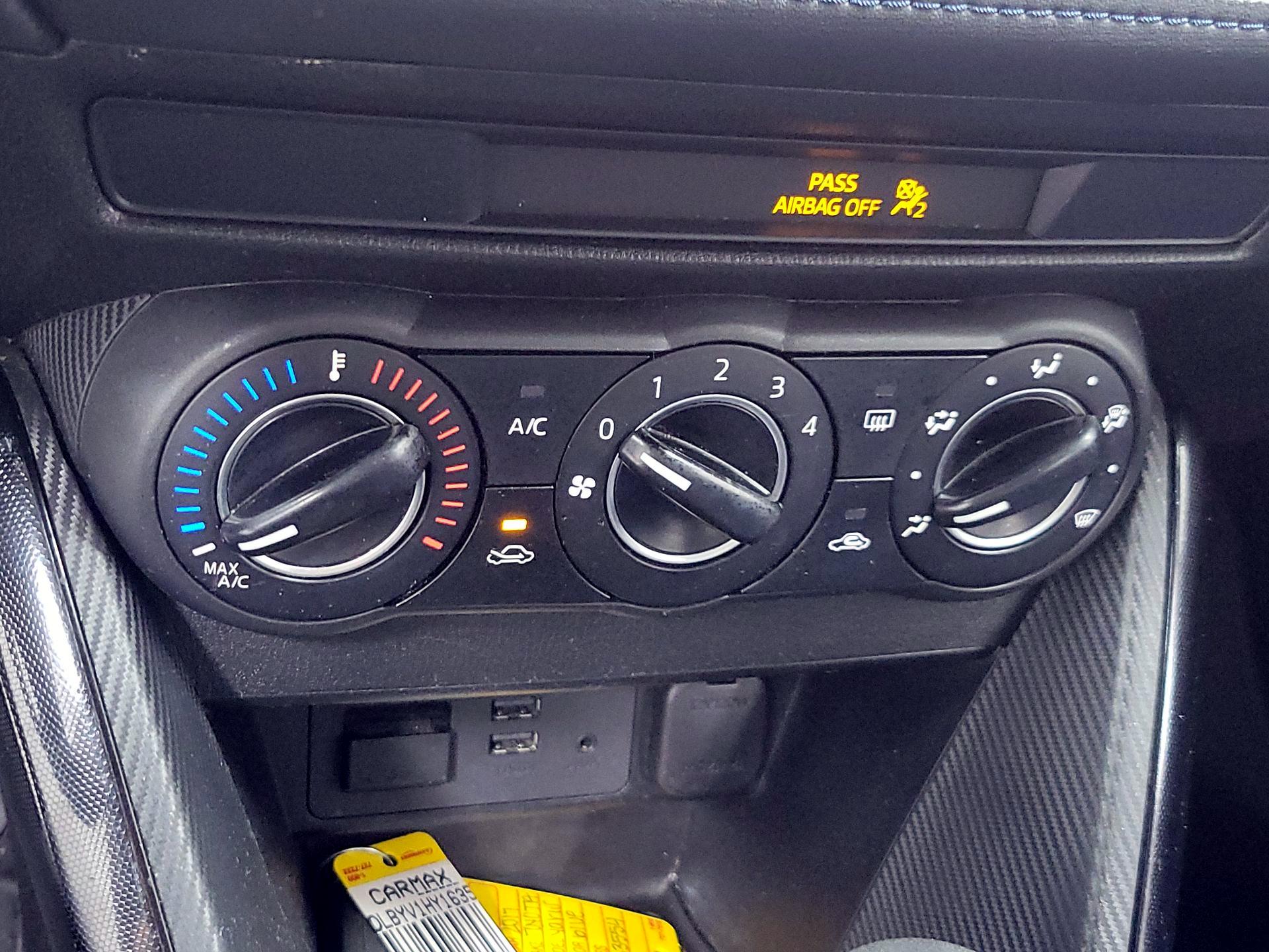 Thumbnail: 2017 Toyota Yaris iA - 15