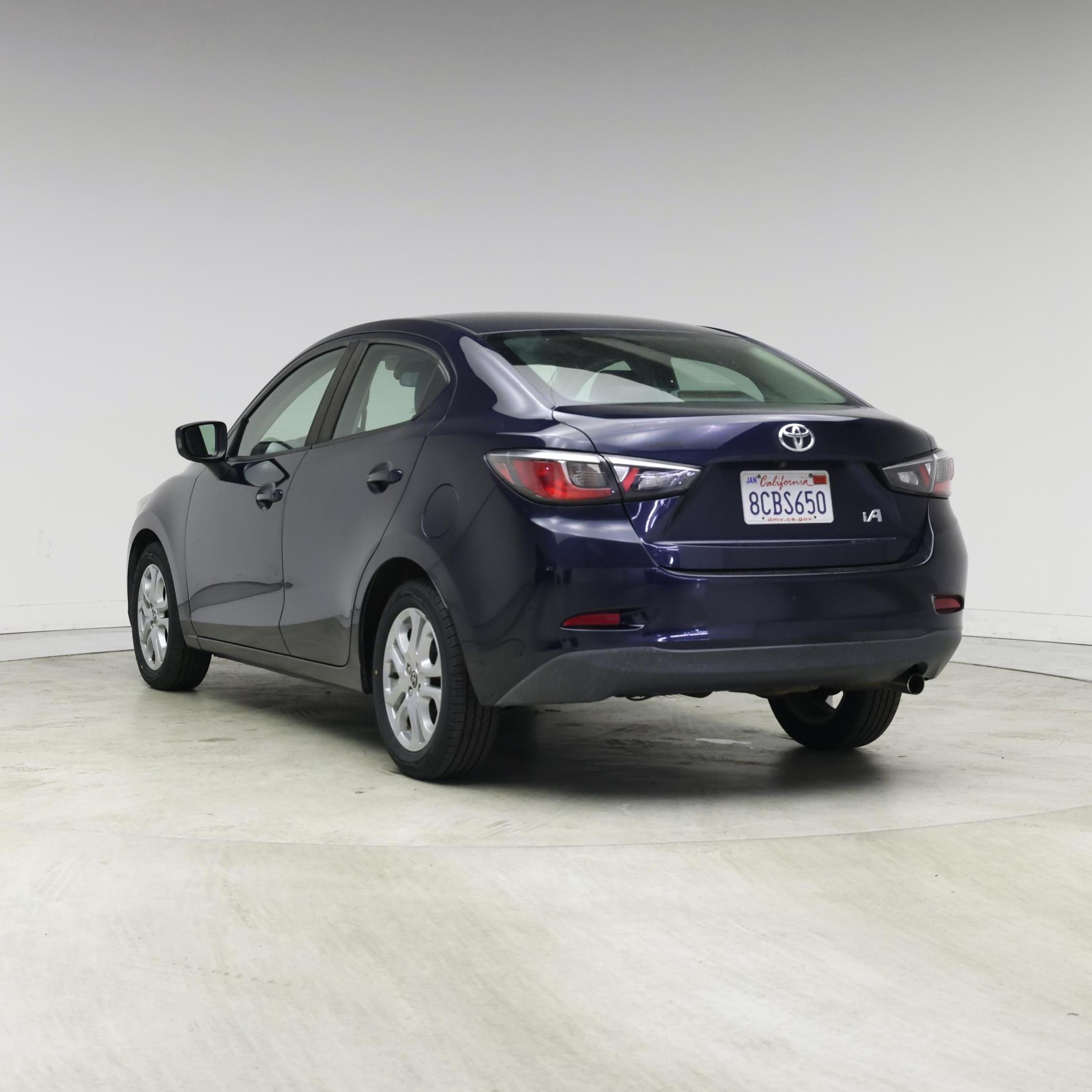 Thumbnail: 2017 Toyota Yaris iA - 2