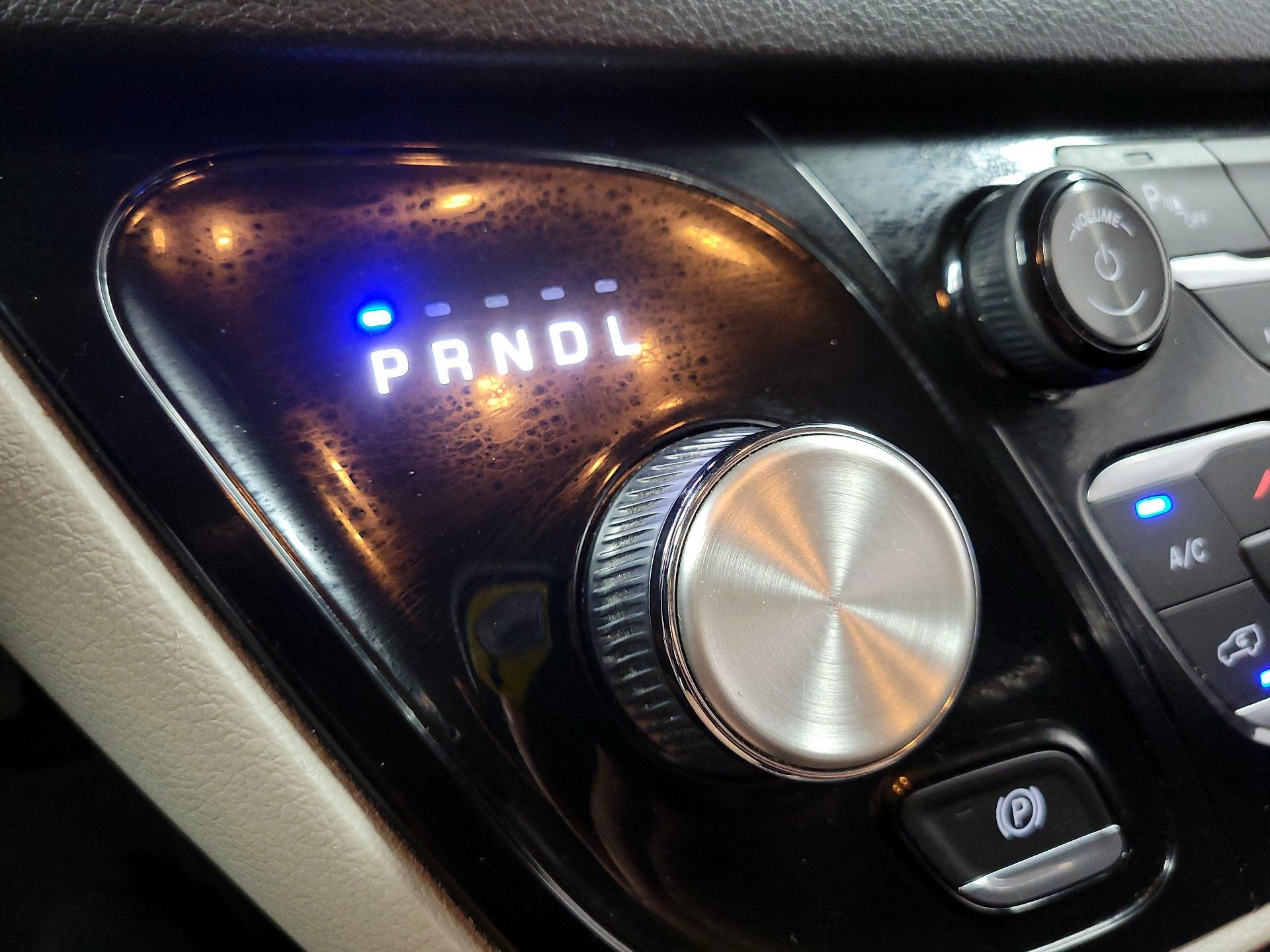 Thumbnail: 2018 Chrysler Pacifica - 16