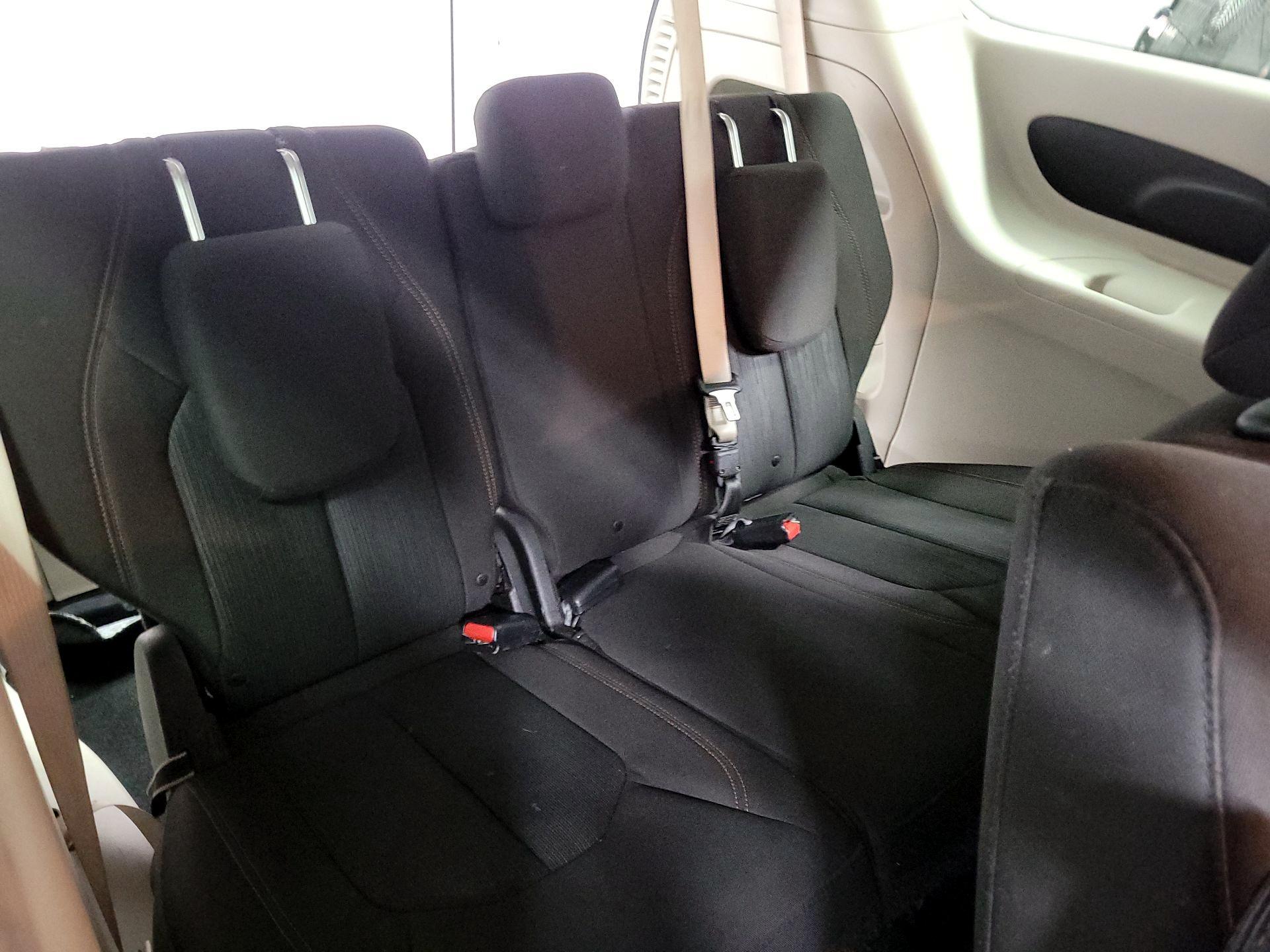 Thumbnail: 2018 Chrysler Pacifica - 18