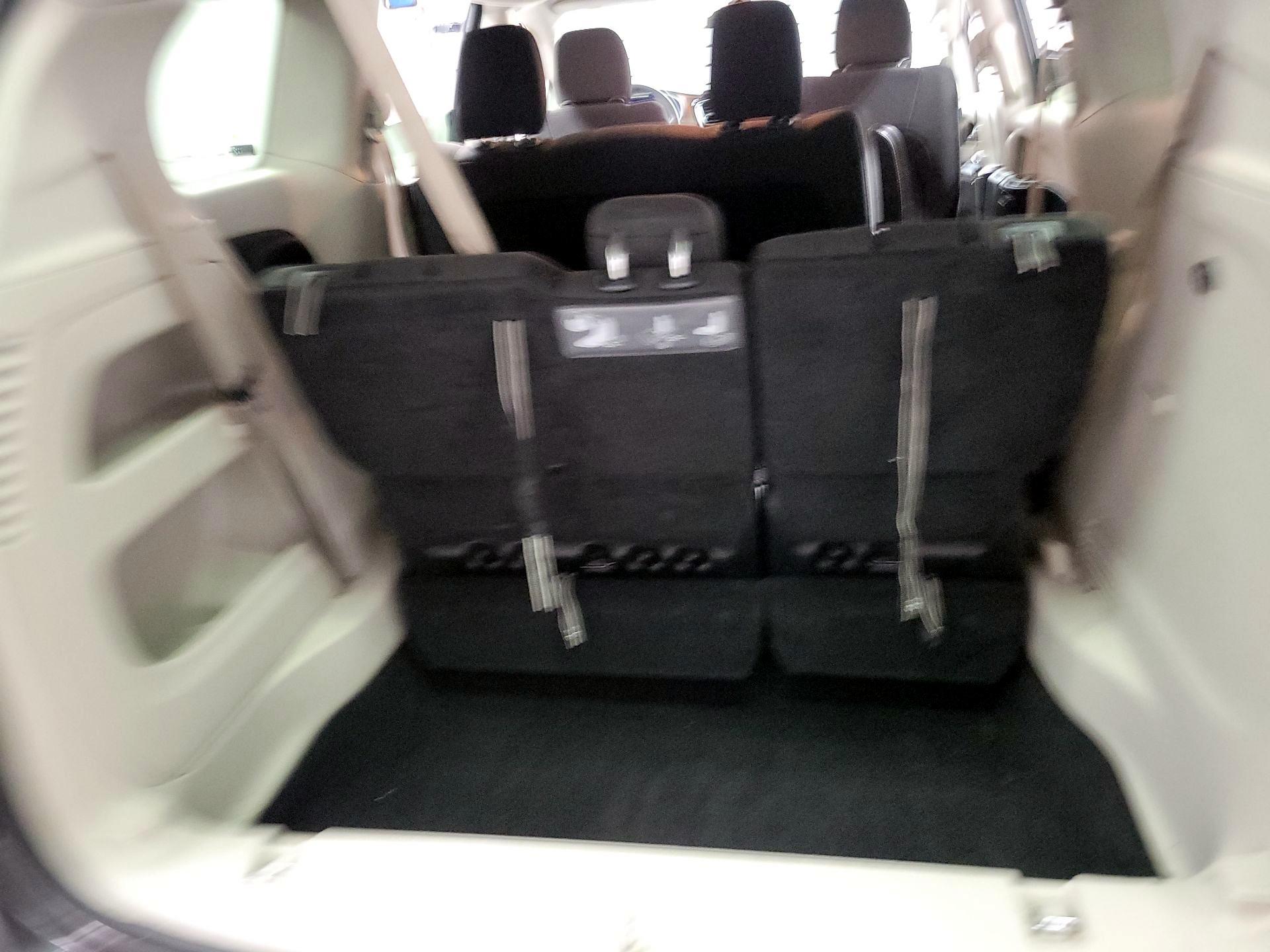 Thumbnail: 2018 Chrysler Pacifica - 19