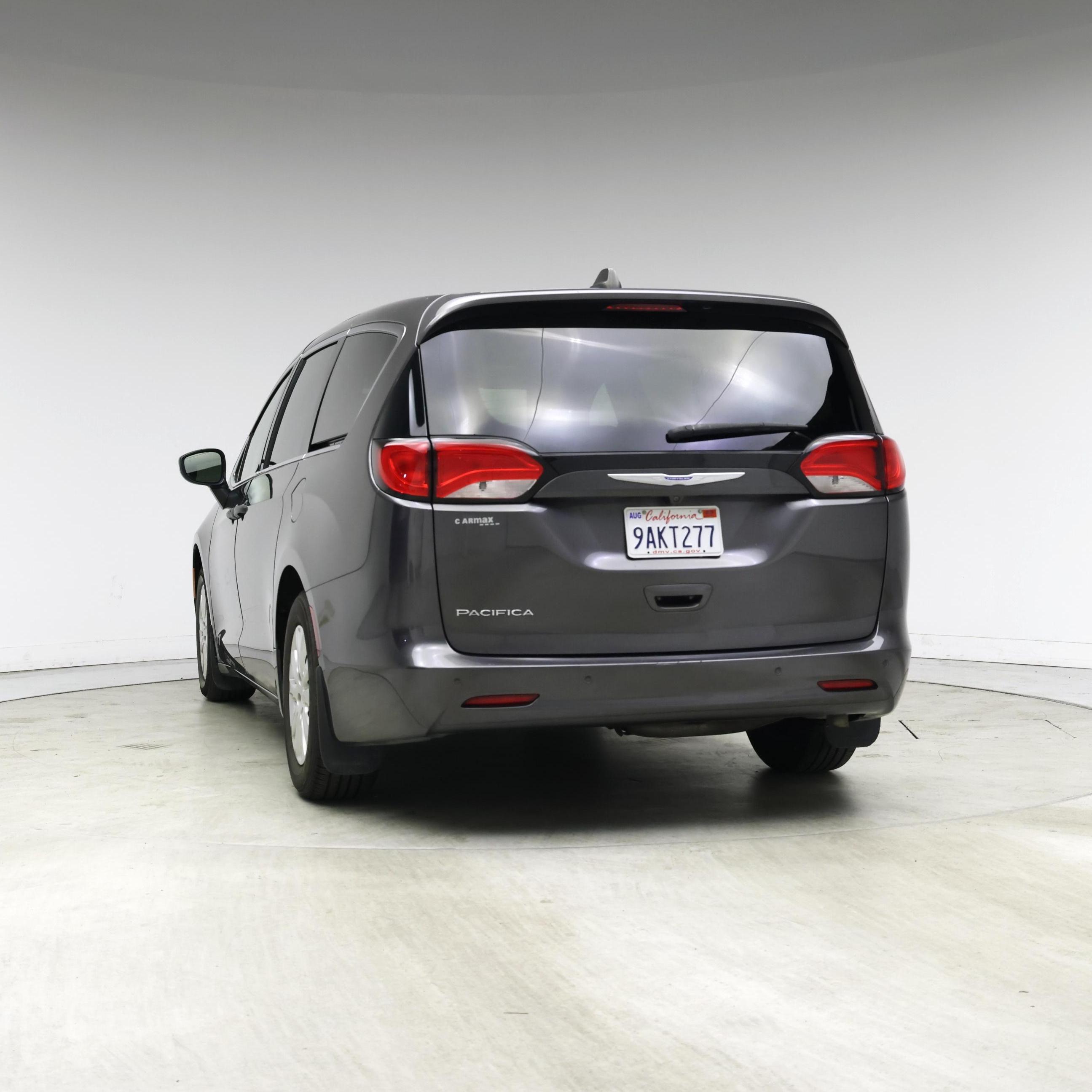 Thumbnail: 2018 Chrysler Pacifica - 6