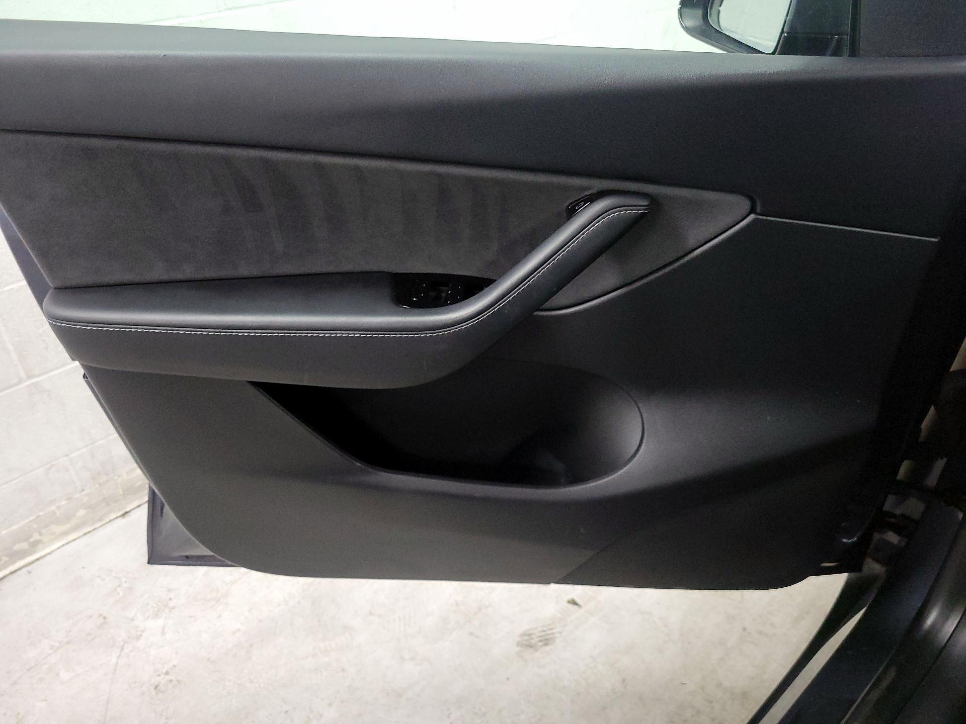 Thumbnail: 2021 Tesla Model Y - 12