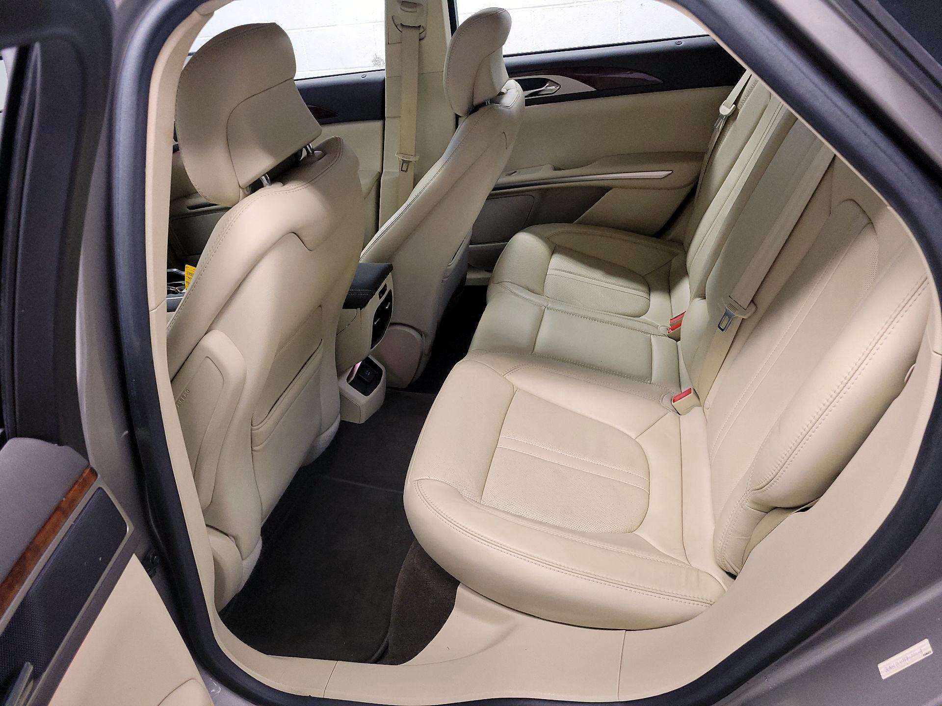 Thumbnail: 2015 Lincoln MKZ - 18