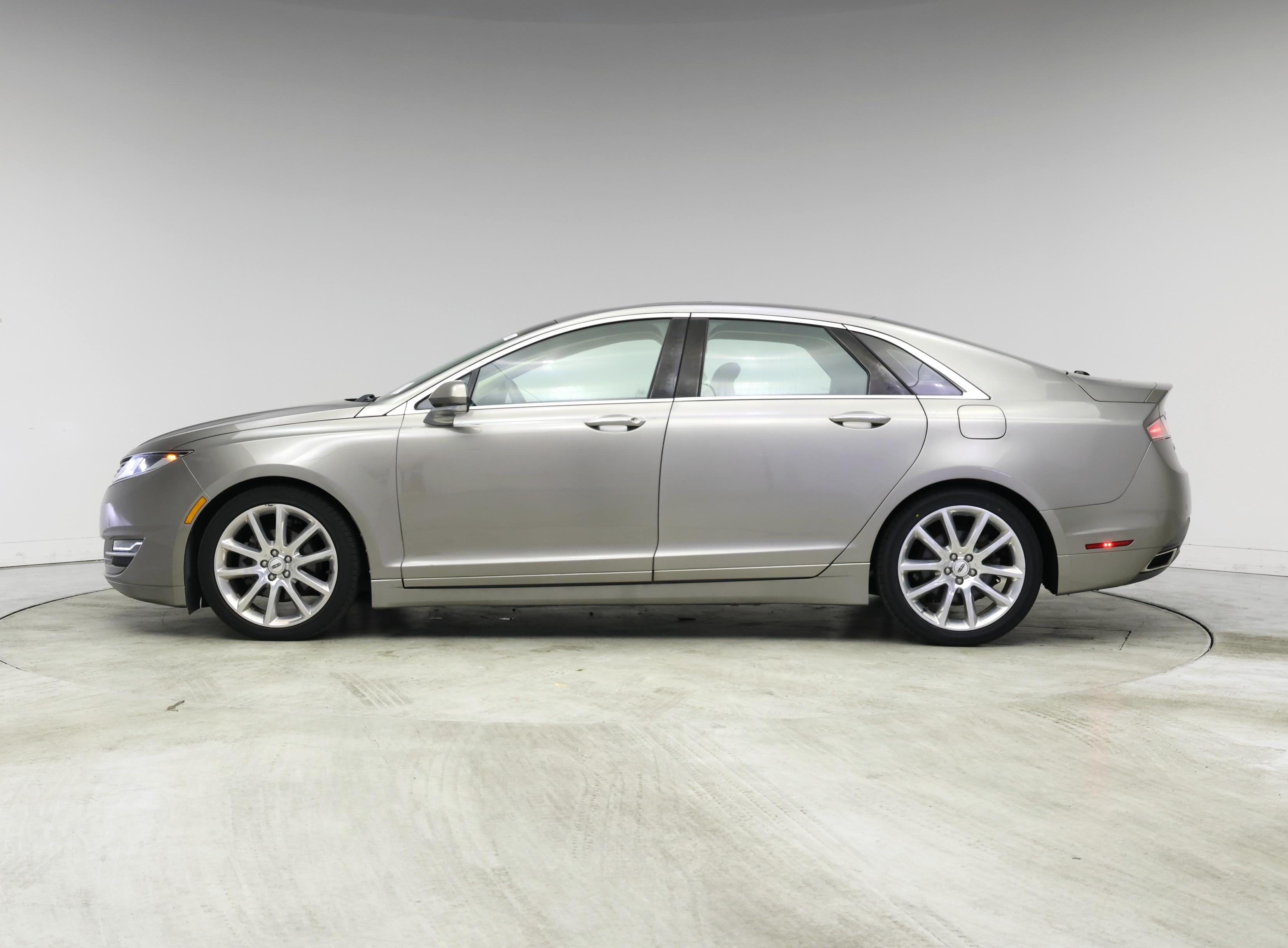 Thumbnail: 2015 Lincoln MKZ - 3