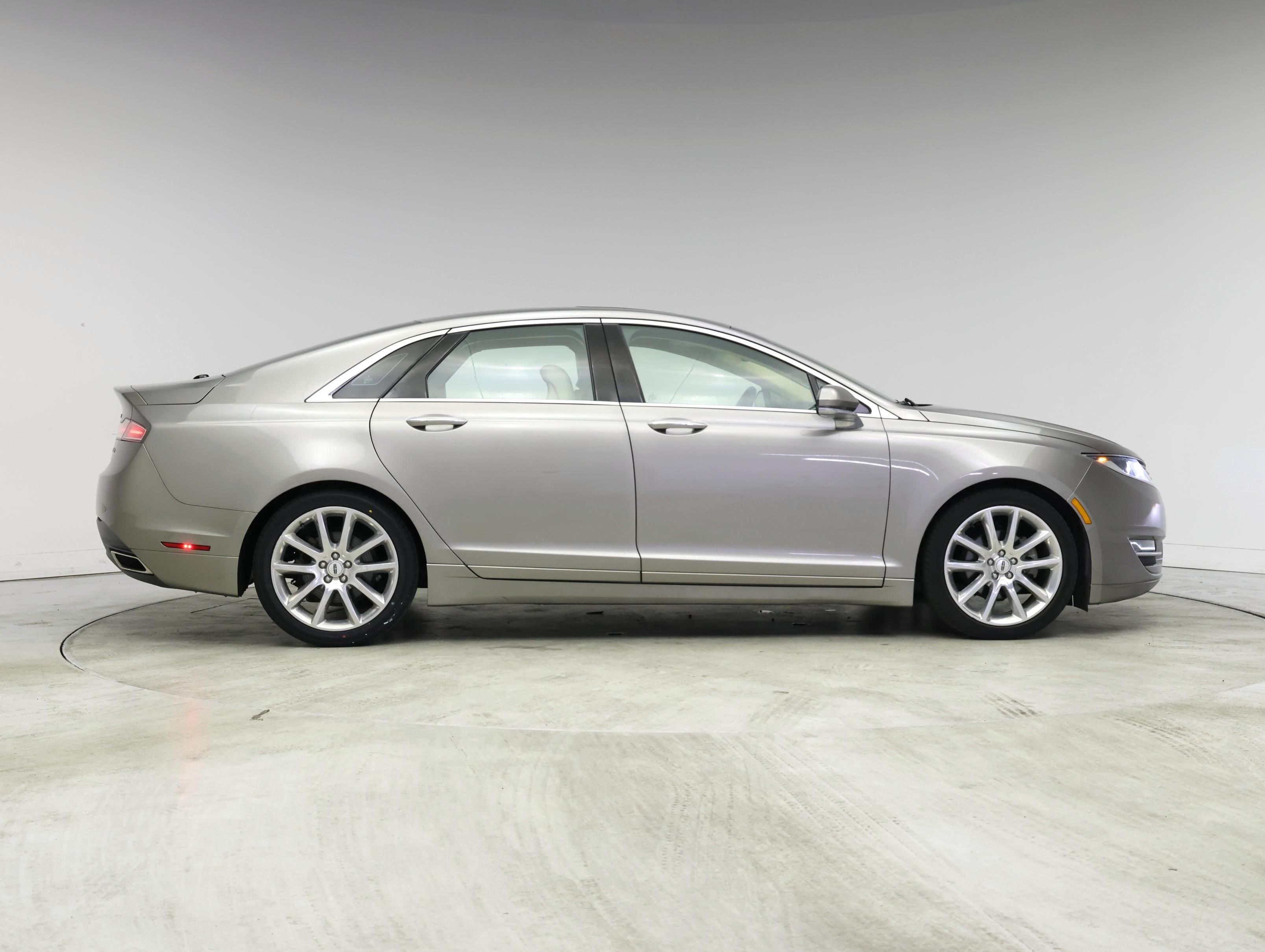 Thumbnail: 2015 Lincoln MKZ - 7