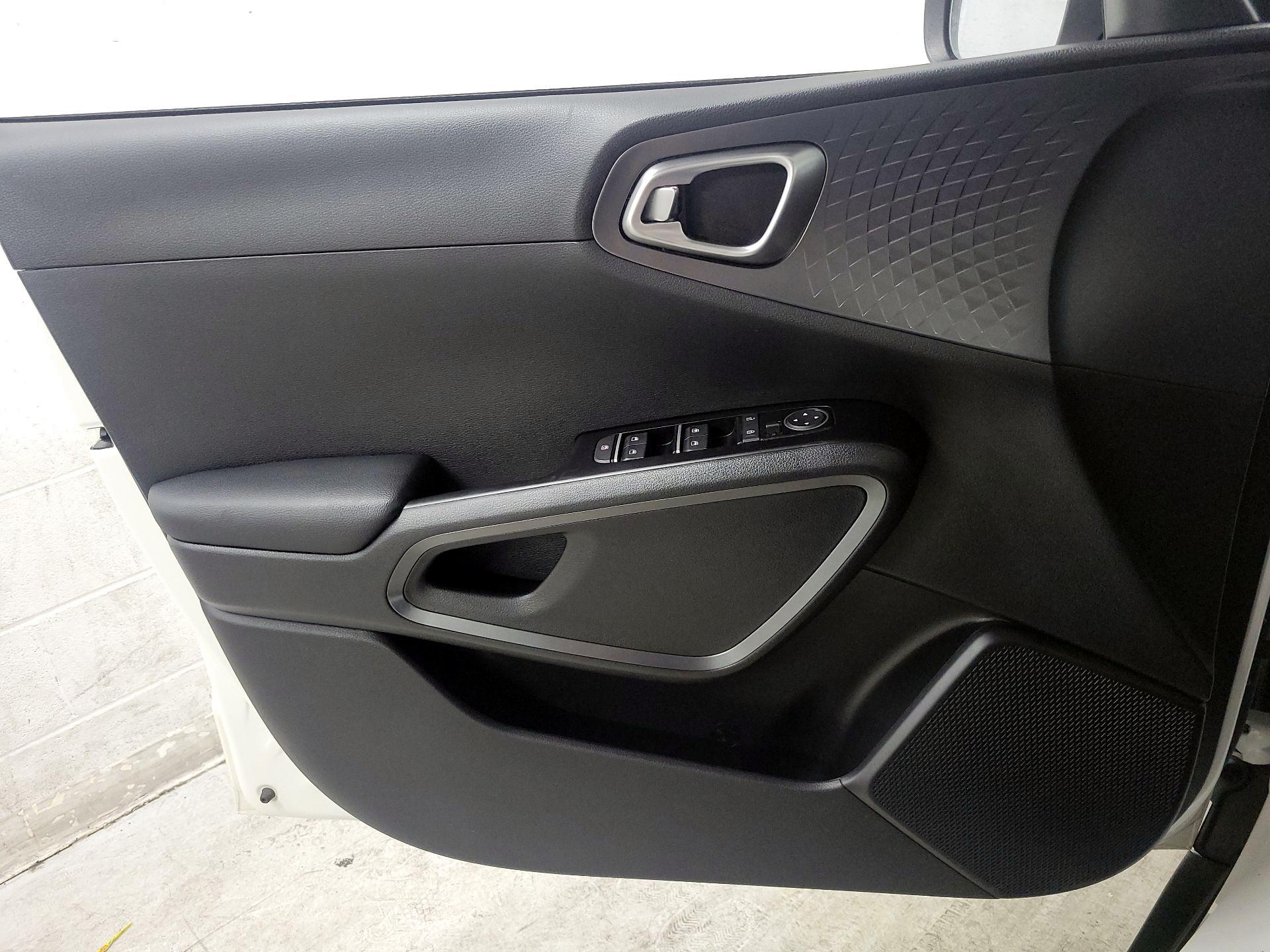 Thumbnail: 2020 Kia Soul - 12