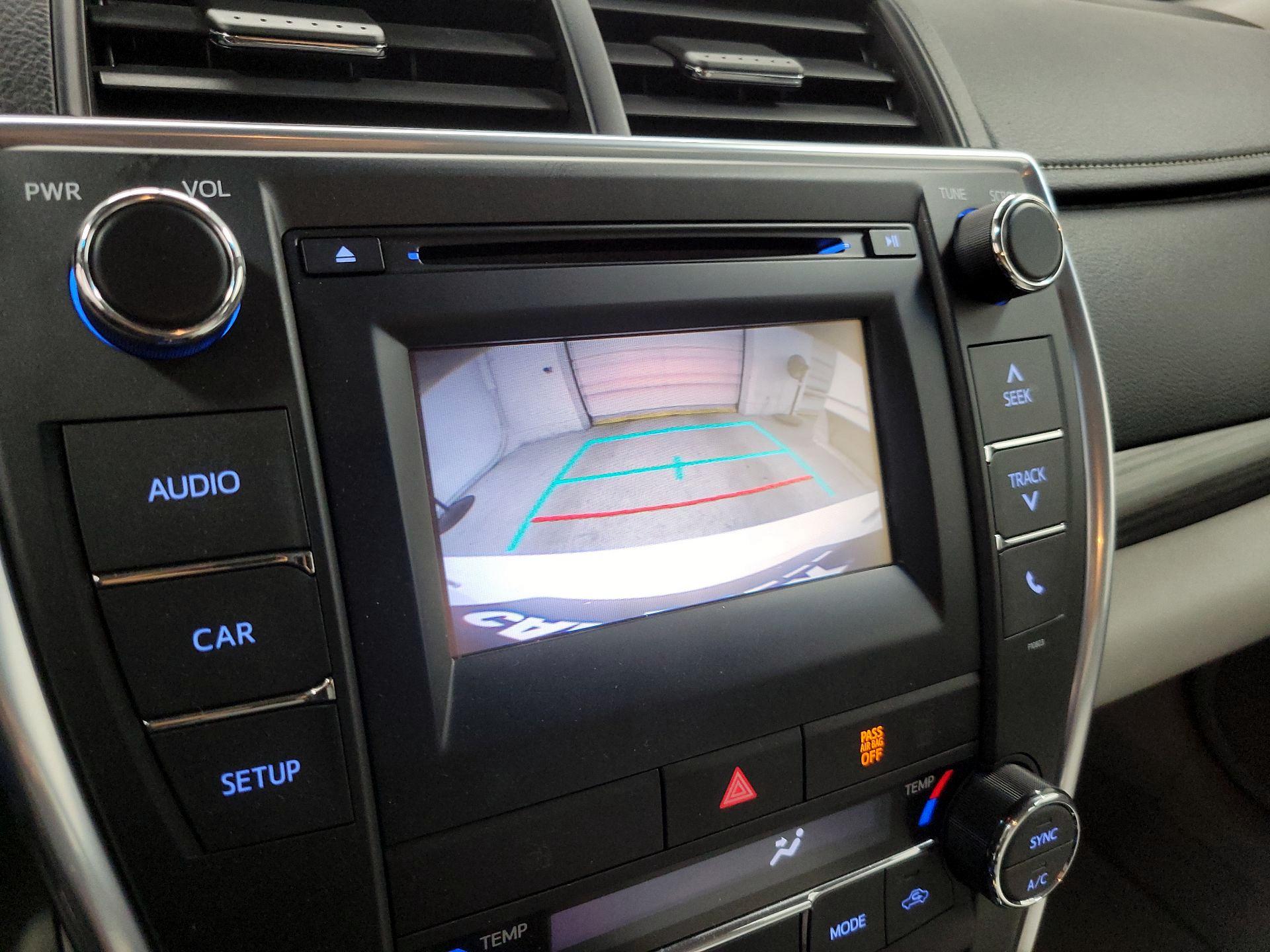 Thumbnail: 2015 Toyota Camry - 13