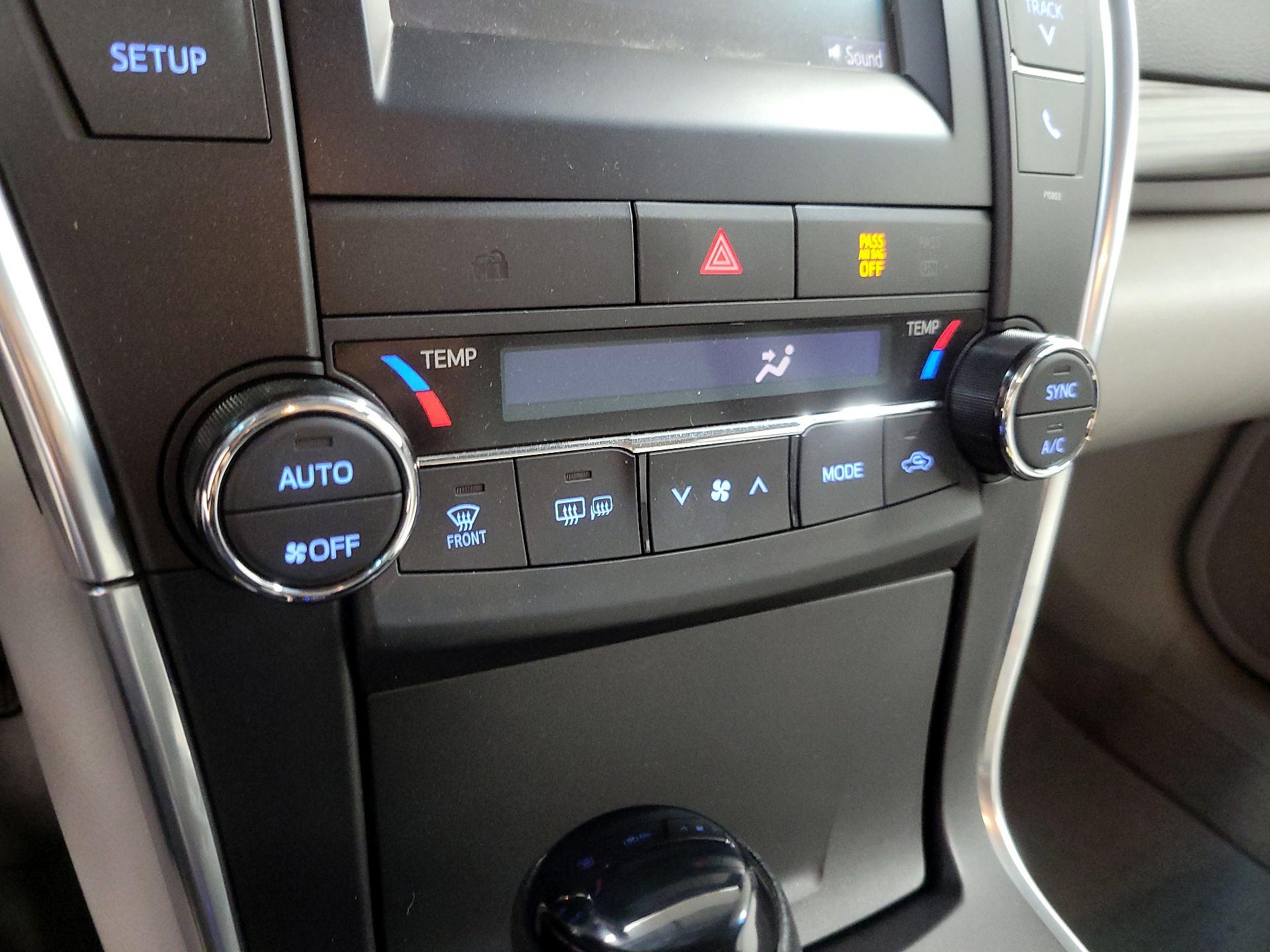 Thumbnail: 2015 Toyota Camry - 15