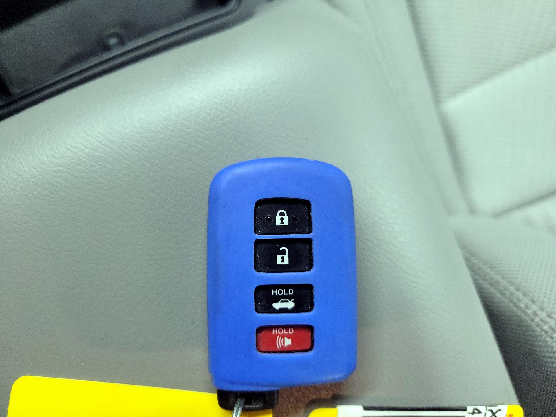 Thumbnail: 2015 Toyota Camry - 20