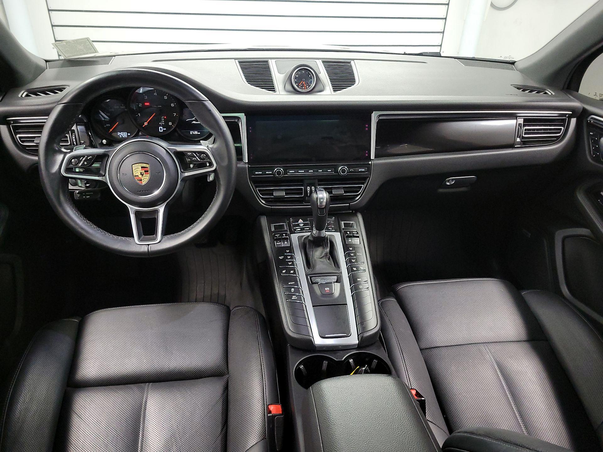 Thumbnail: 2020 Porsche Macan - 9