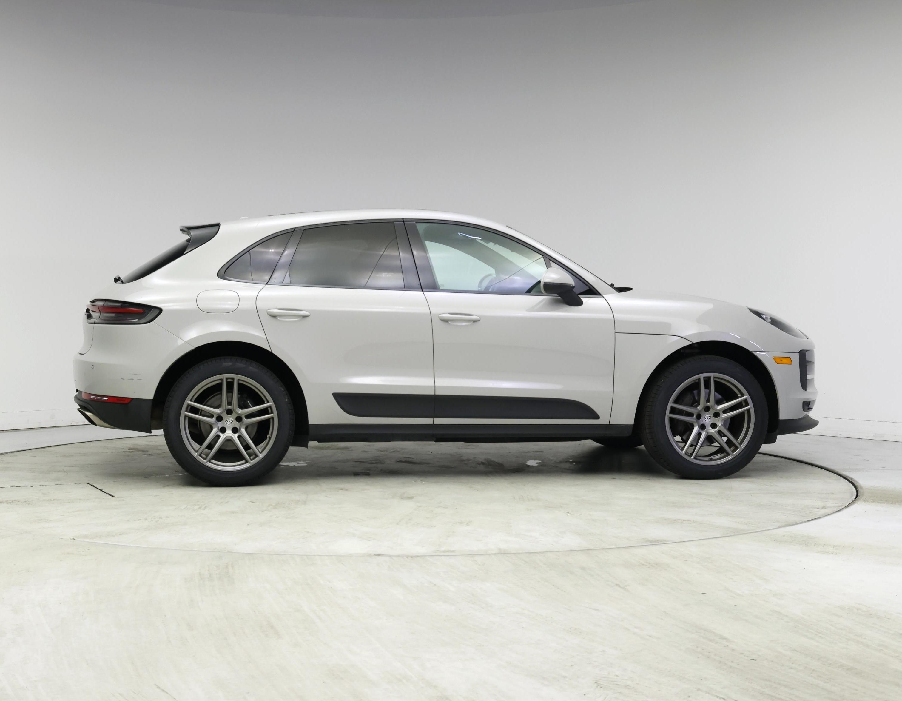 Thumbnail: 2020 Porsche Macan - 7