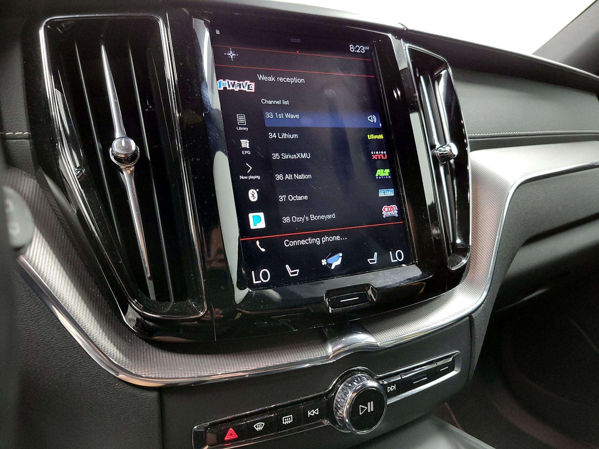 Thumbnail: 2020 Volvo XC60 - 16
