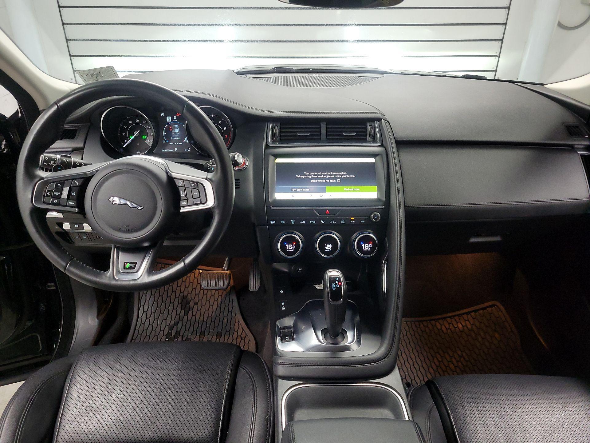 Thumbnail: 2019 Jaguar E-Pace - 9
