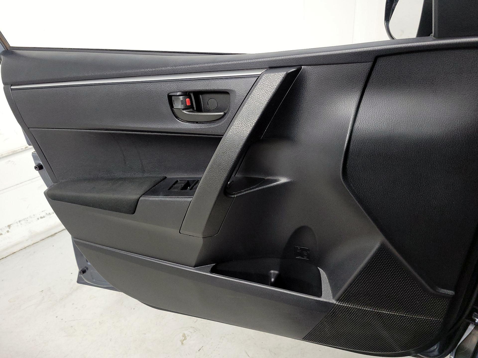 Thumbnail: 2015 Toyota Corolla - 12