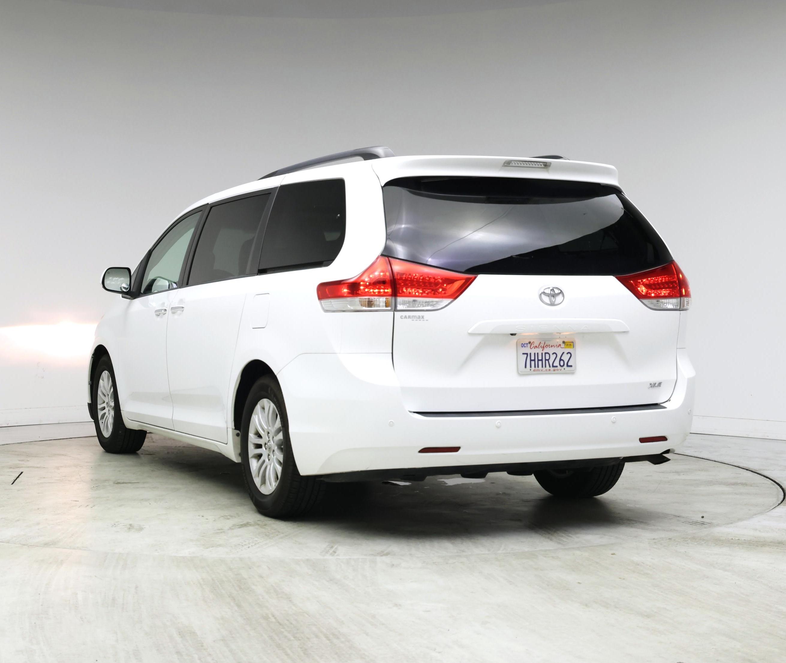 Thumbnail: 2014 Toyota Sienna - 2