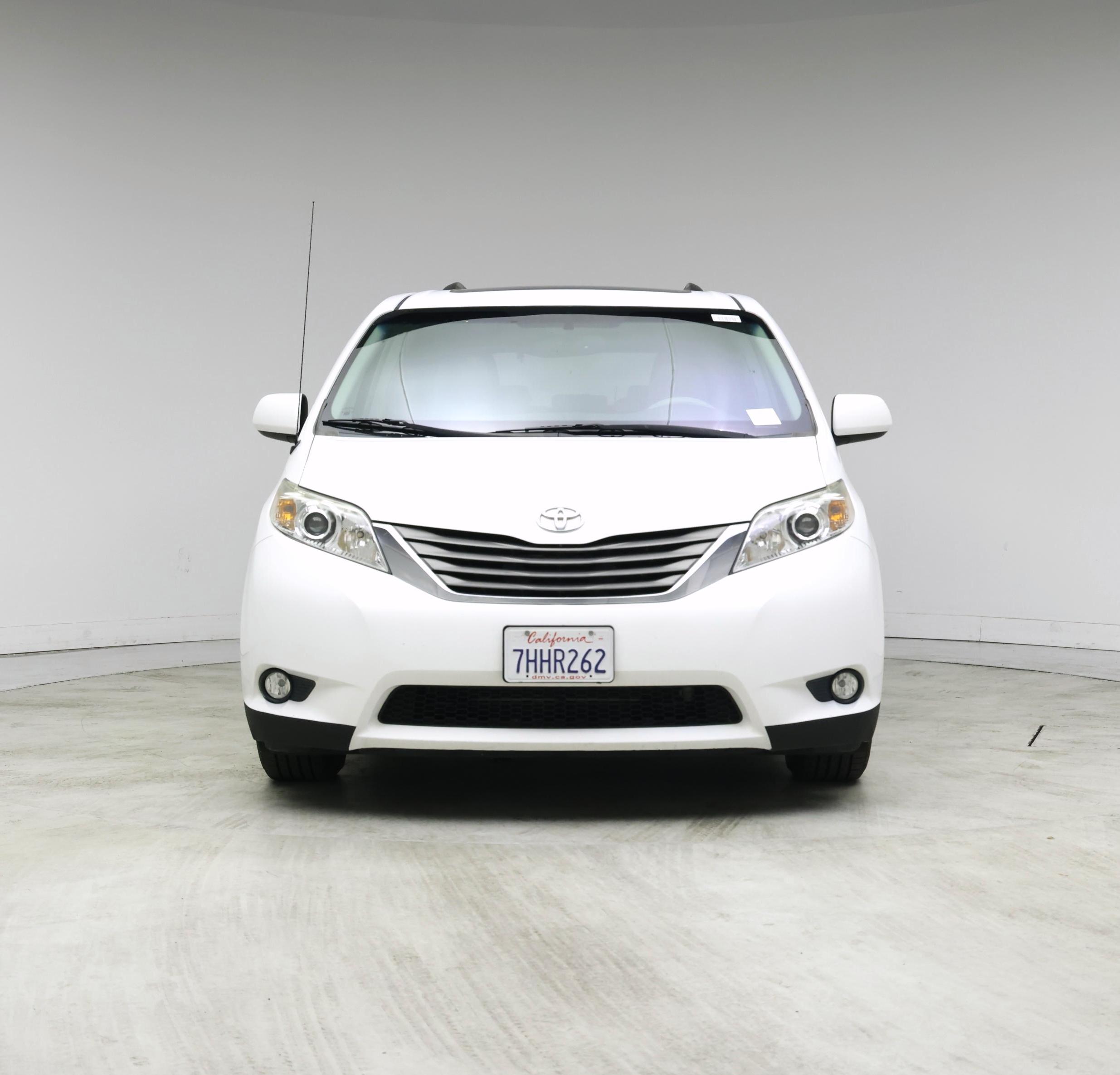 Thumbnail: 2014 Toyota Sienna - 5