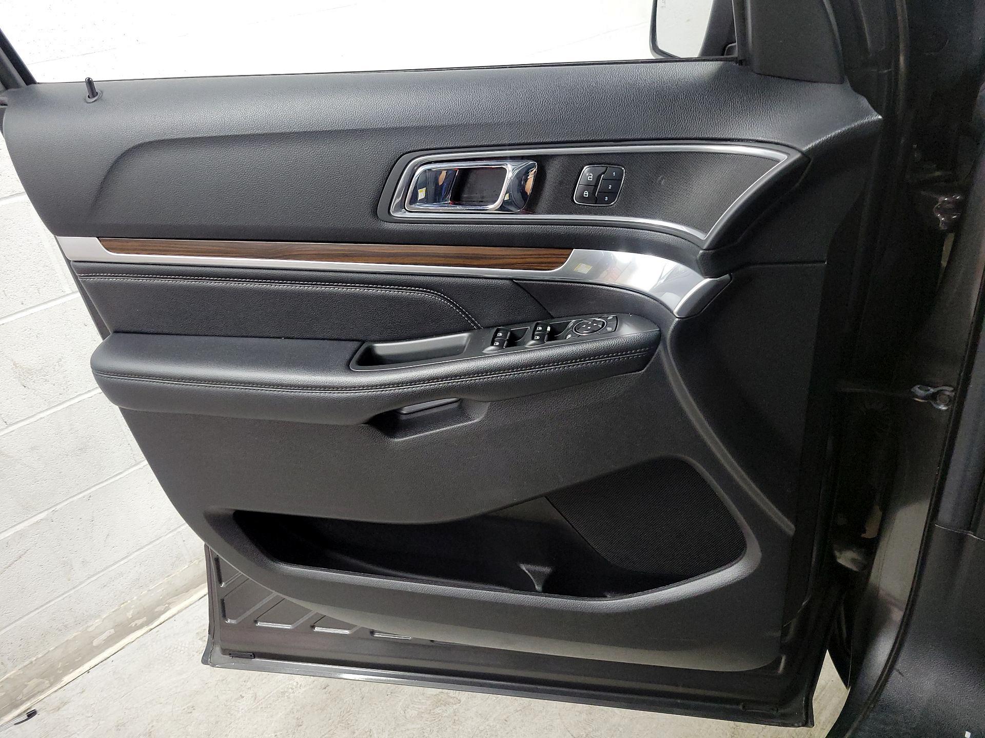 Thumbnail: 2017 Ford Explorer - 12