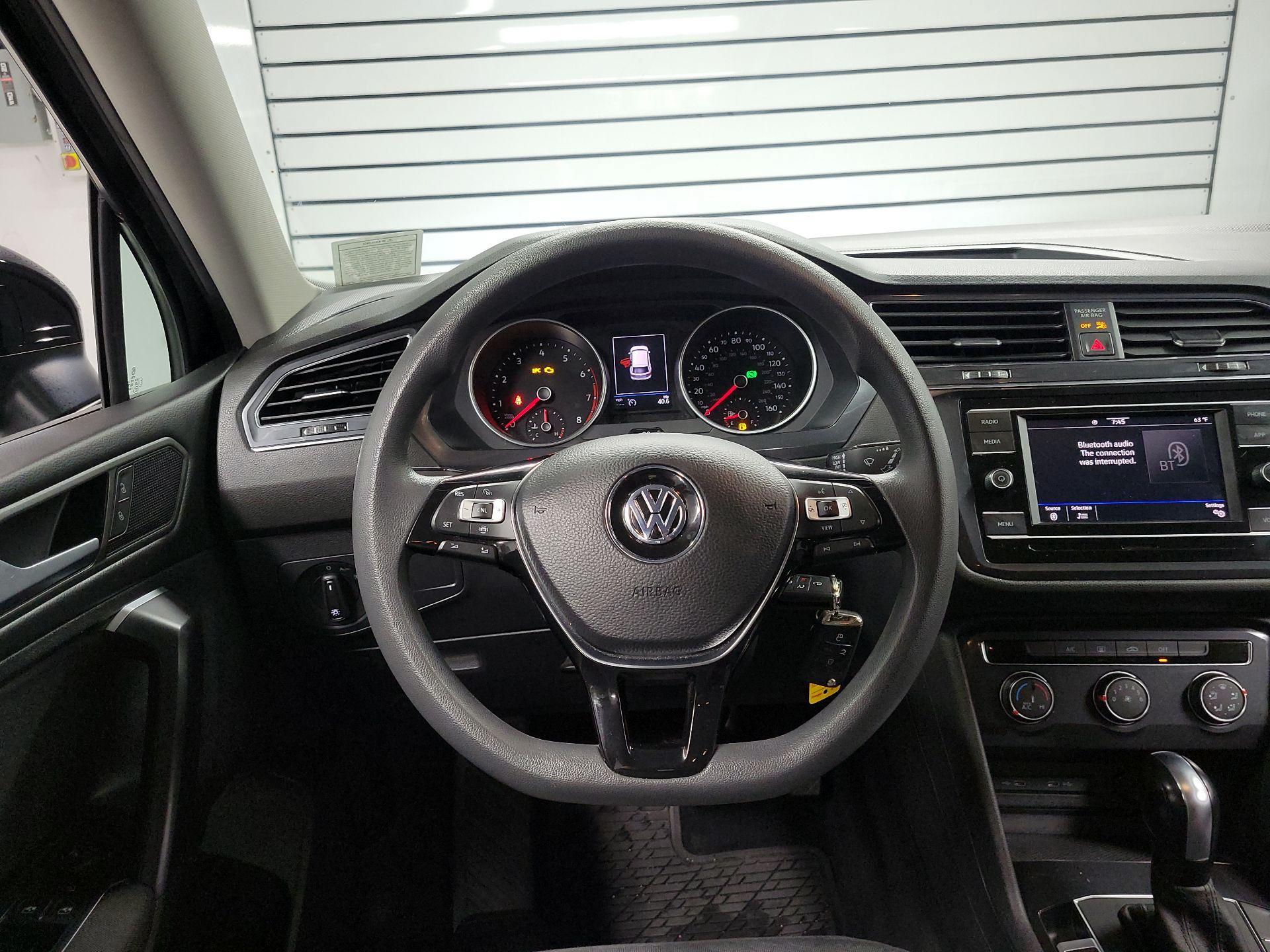Thumbnail: 2021 Volkswagen Tiguan - 10