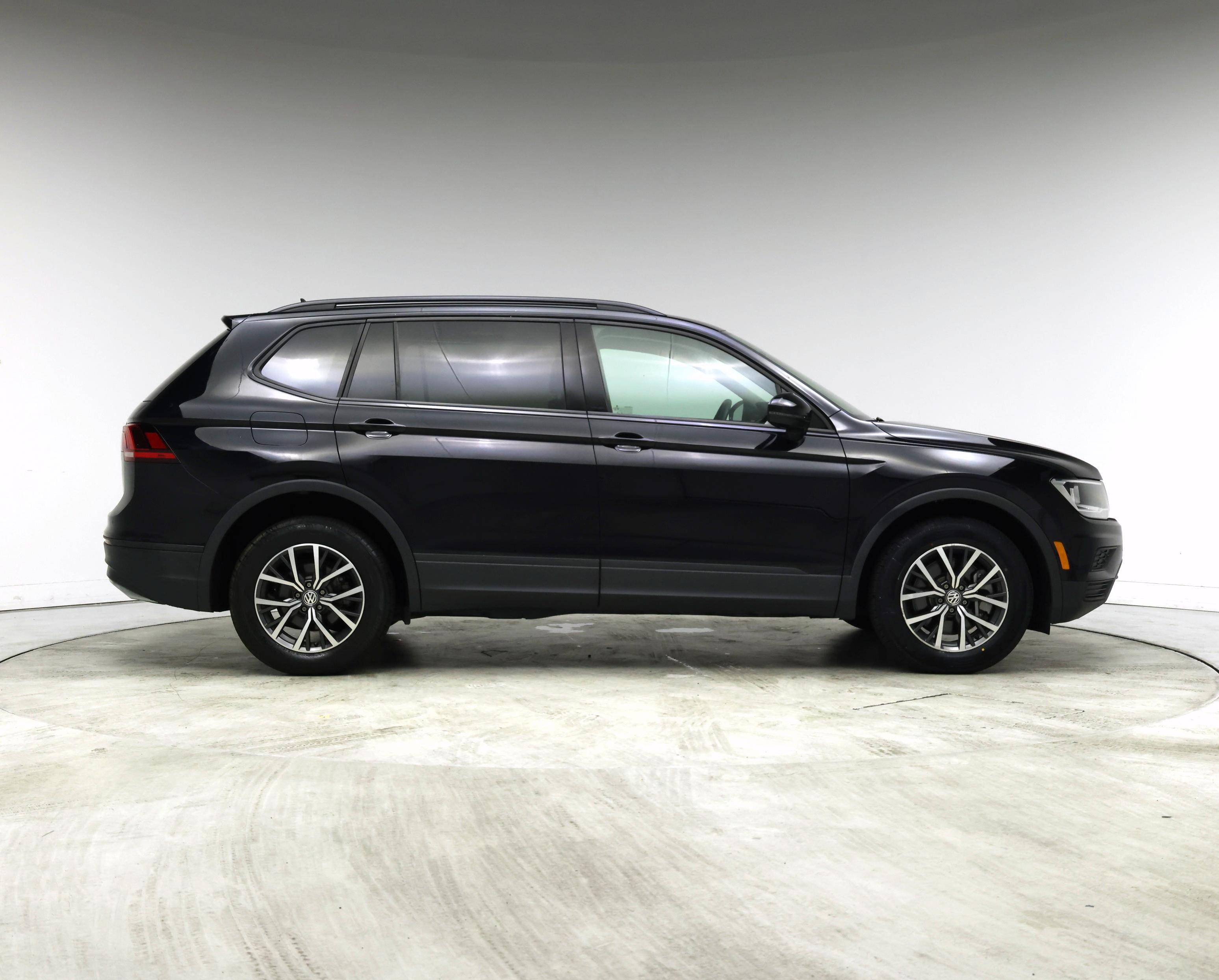 Thumbnail: 2021 Volkswagen Tiguan - 7