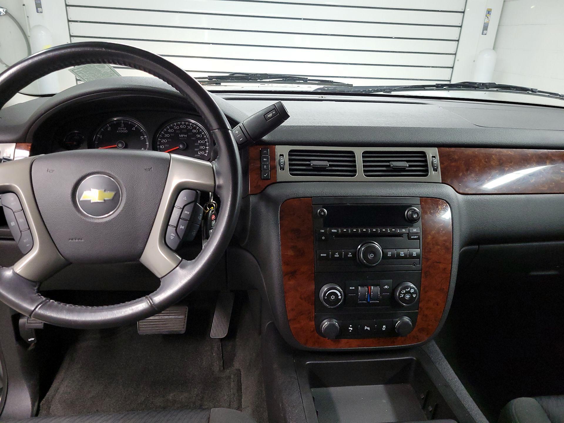 Thumbnail: 2014 Chevrolet Tahoe - 9