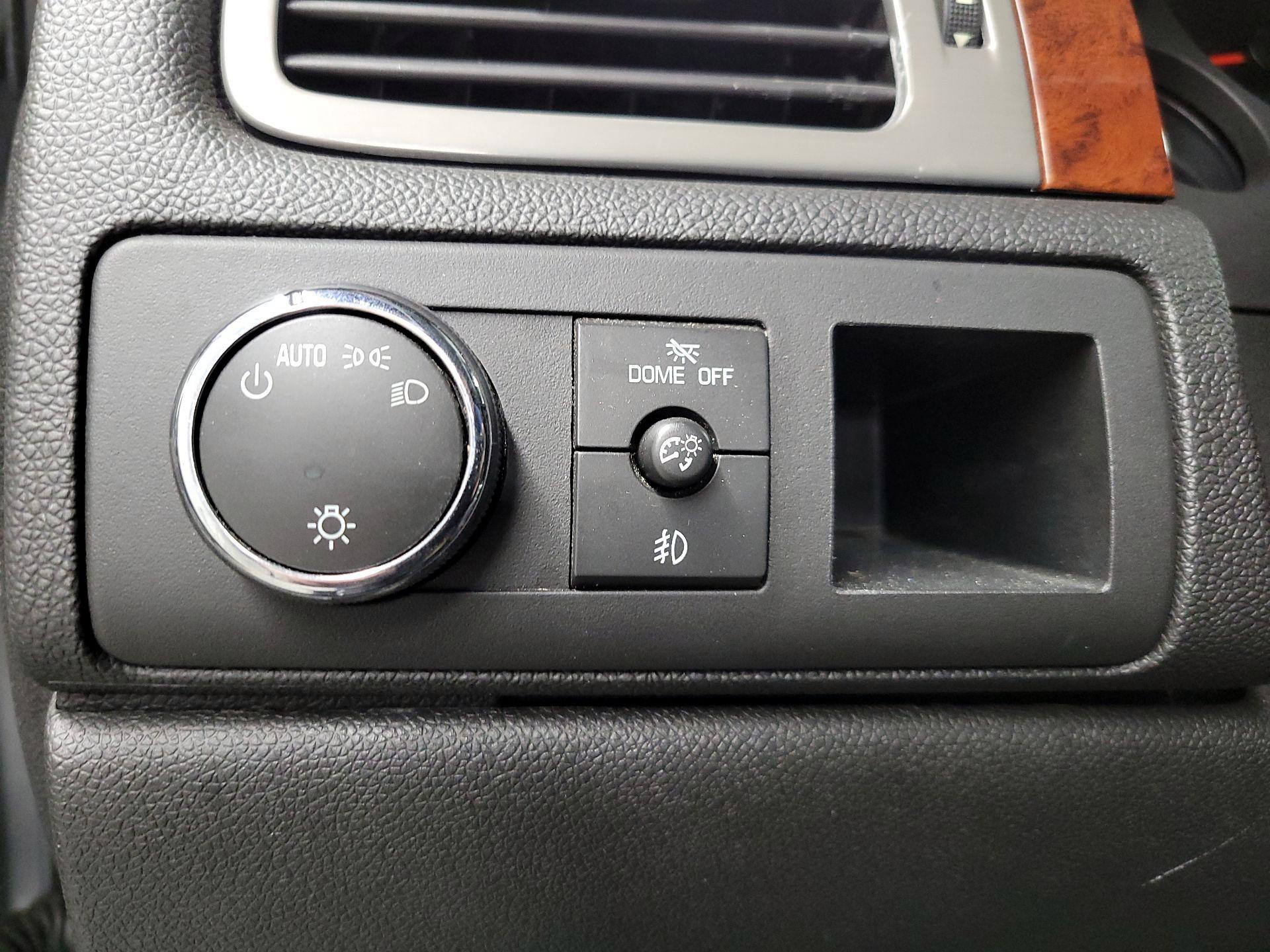 Thumbnail: 2014 Chevrolet Tahoe - 13