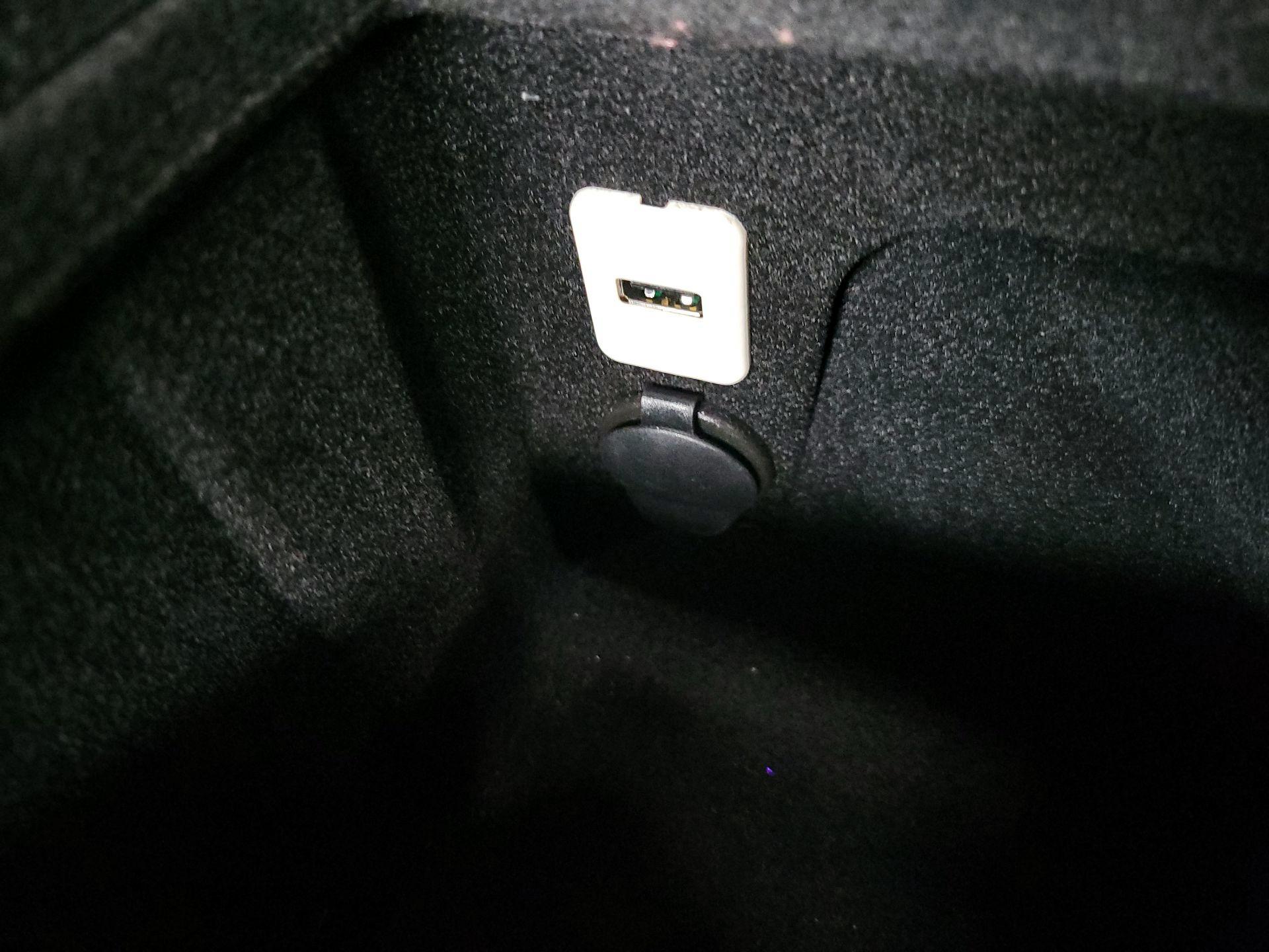 Thumbnail: 2014 Chevrolet Tahoe - 18