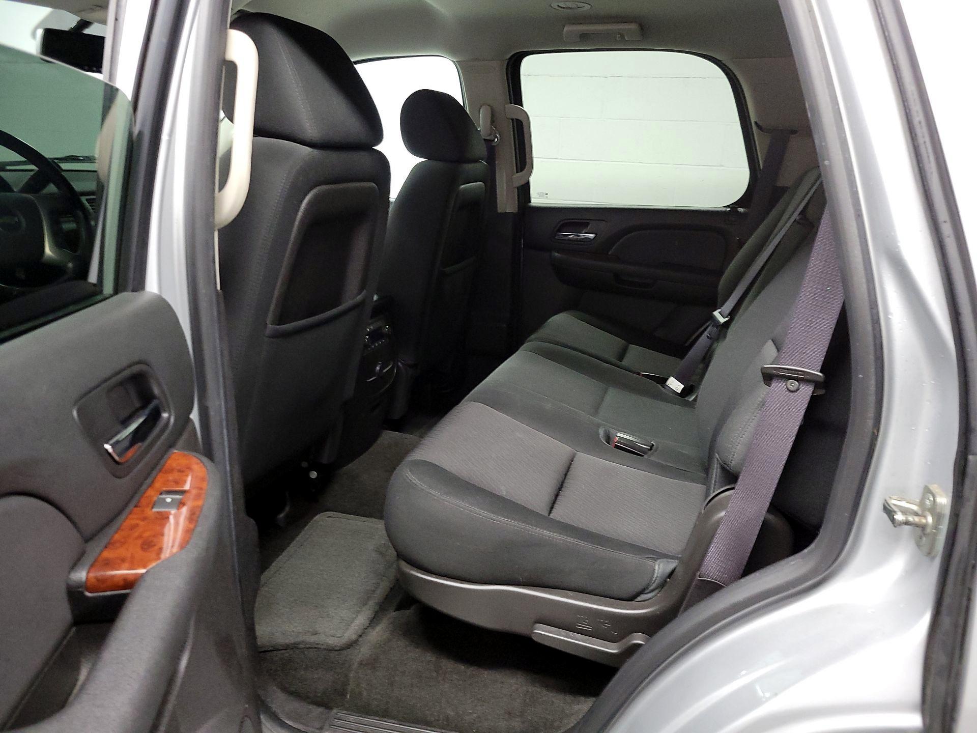 Thumbnail: 2014 Chevrolet Tahoe - 19