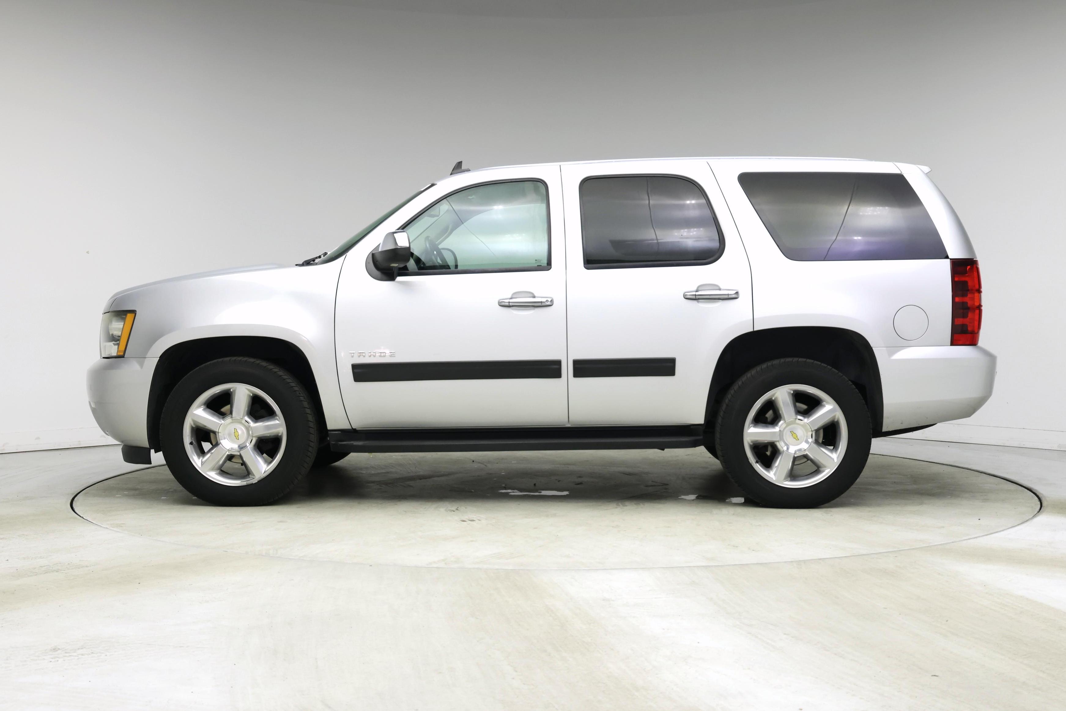 Thumbnail: 2014 Chevrolet Tahoe - 3
