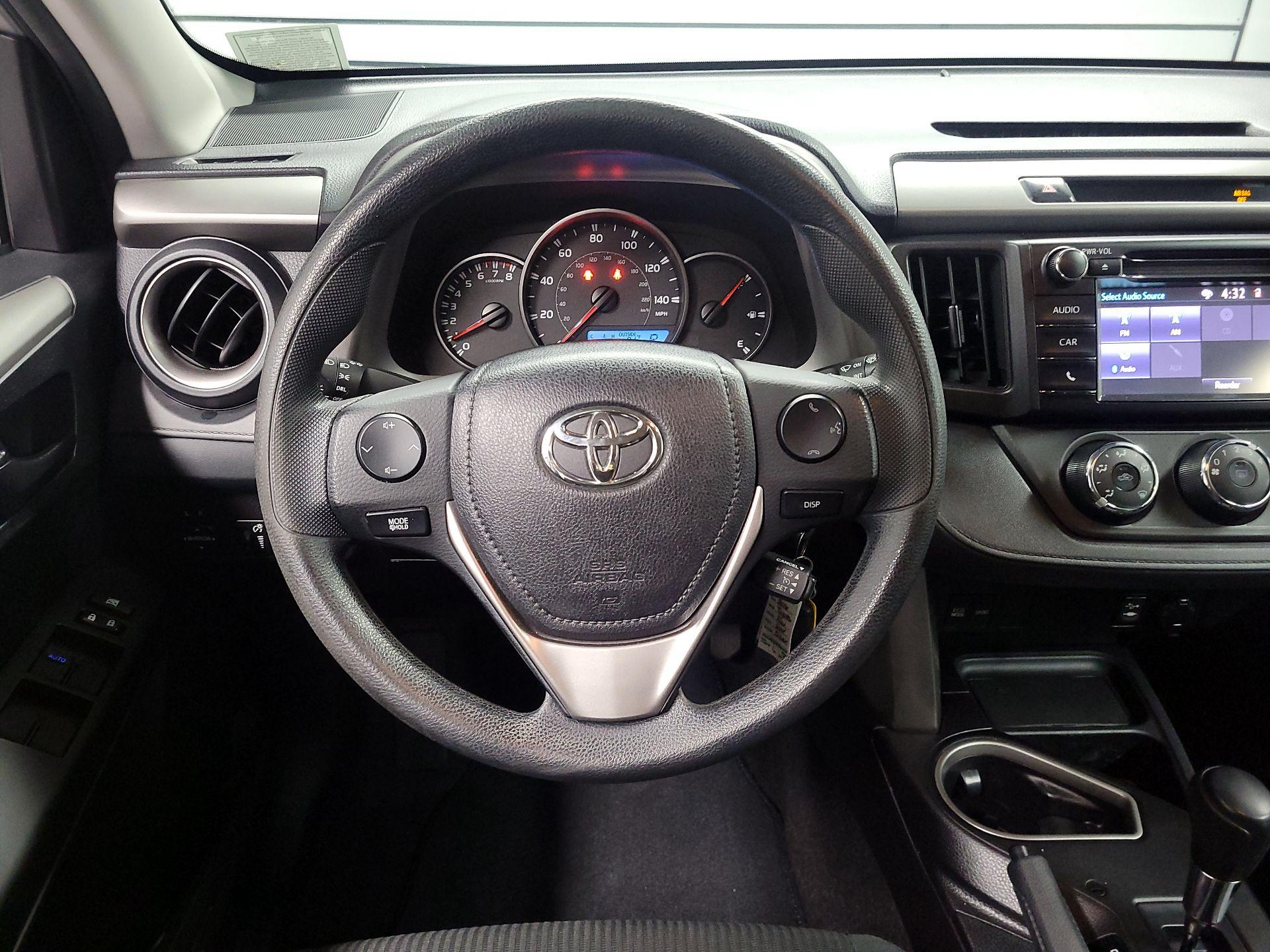 Thumbnail: 2016 Toyota RAV4 - 10