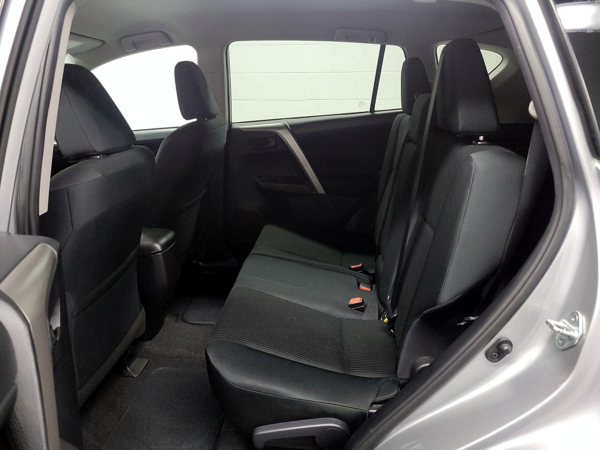 Thumbnail: 2016 Toyota RAV4 - 18
