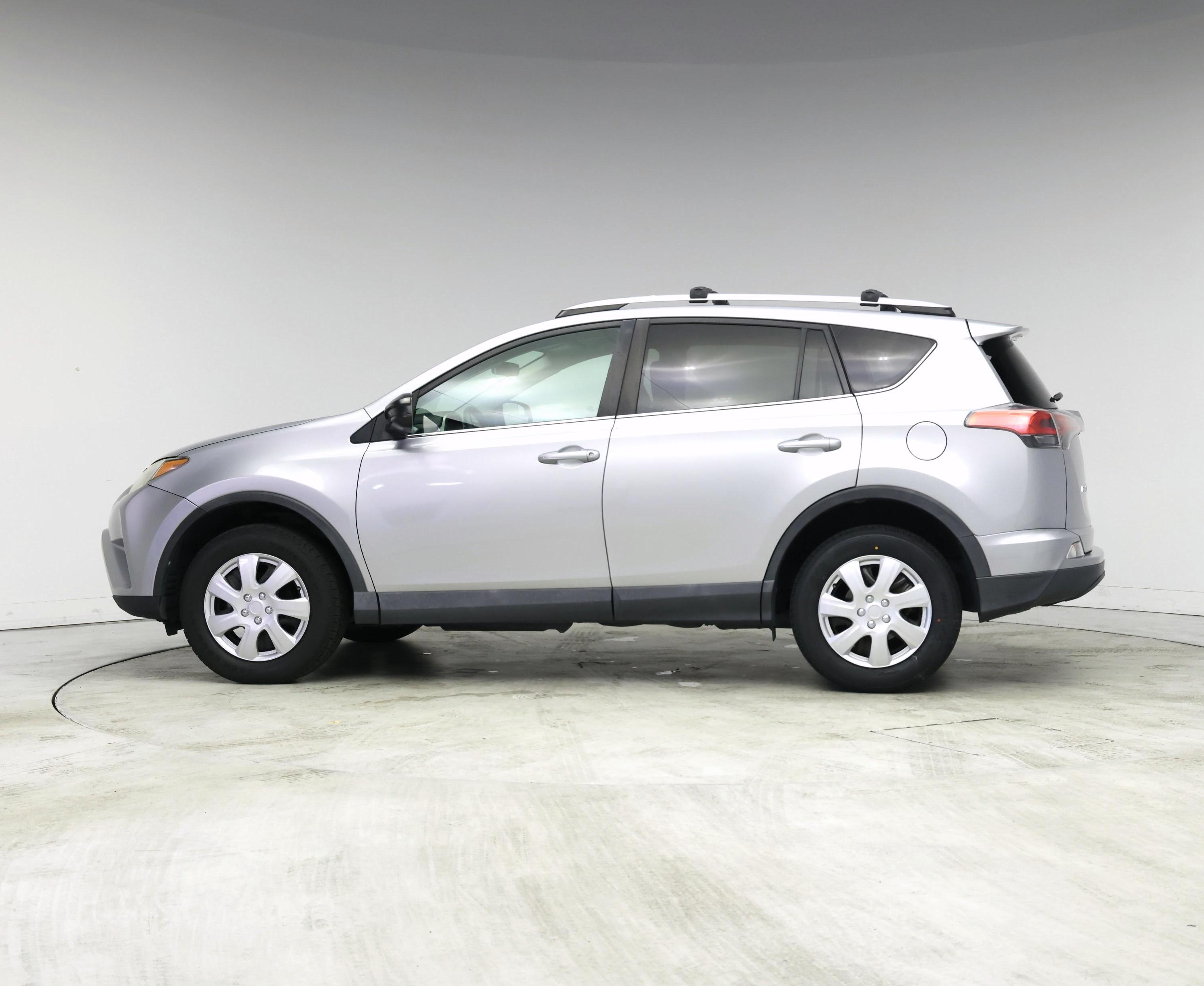 Thumbnail: 2016 Toyota RAV4 - 3
