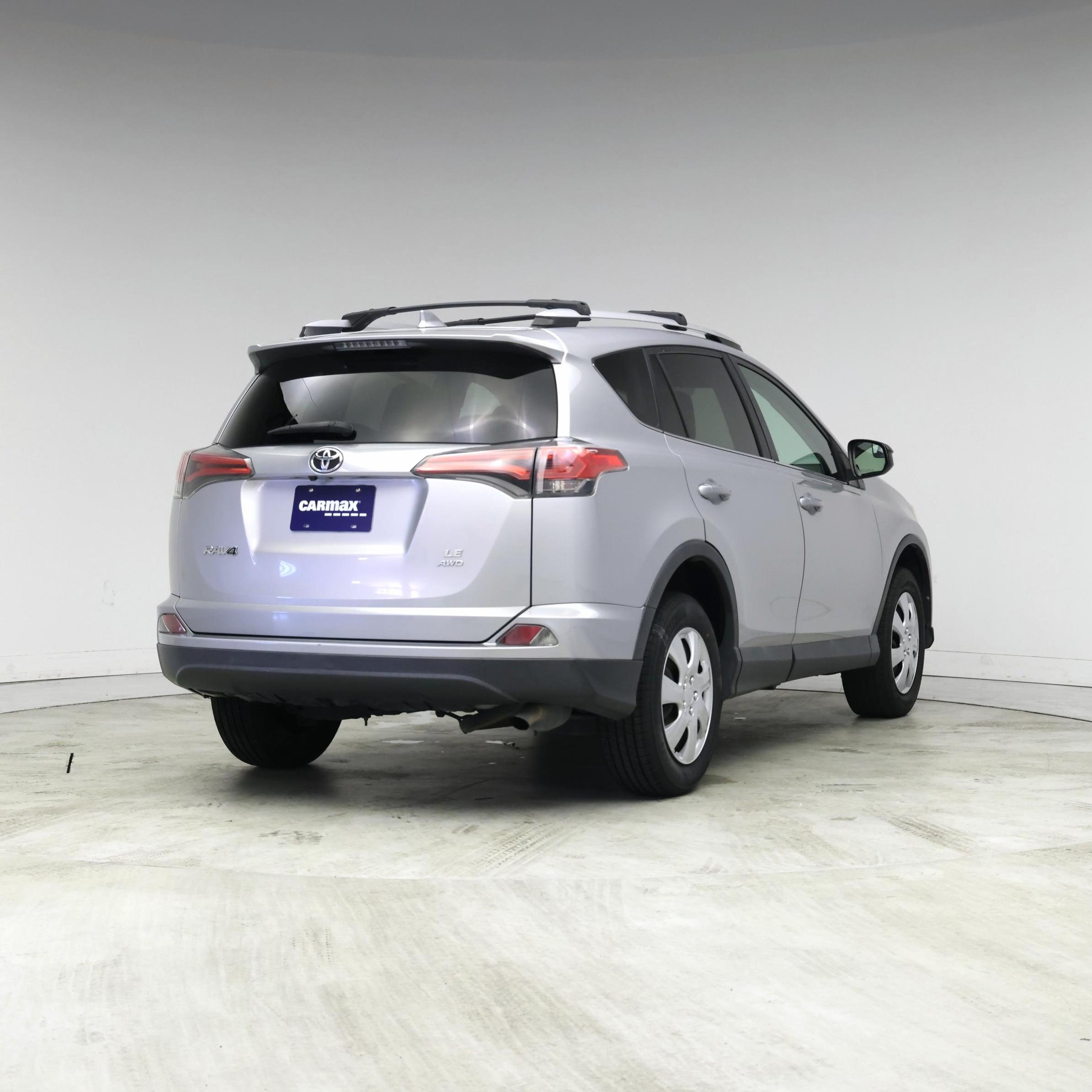 Thumbnail: 2016 Toyota RAV4 - 8