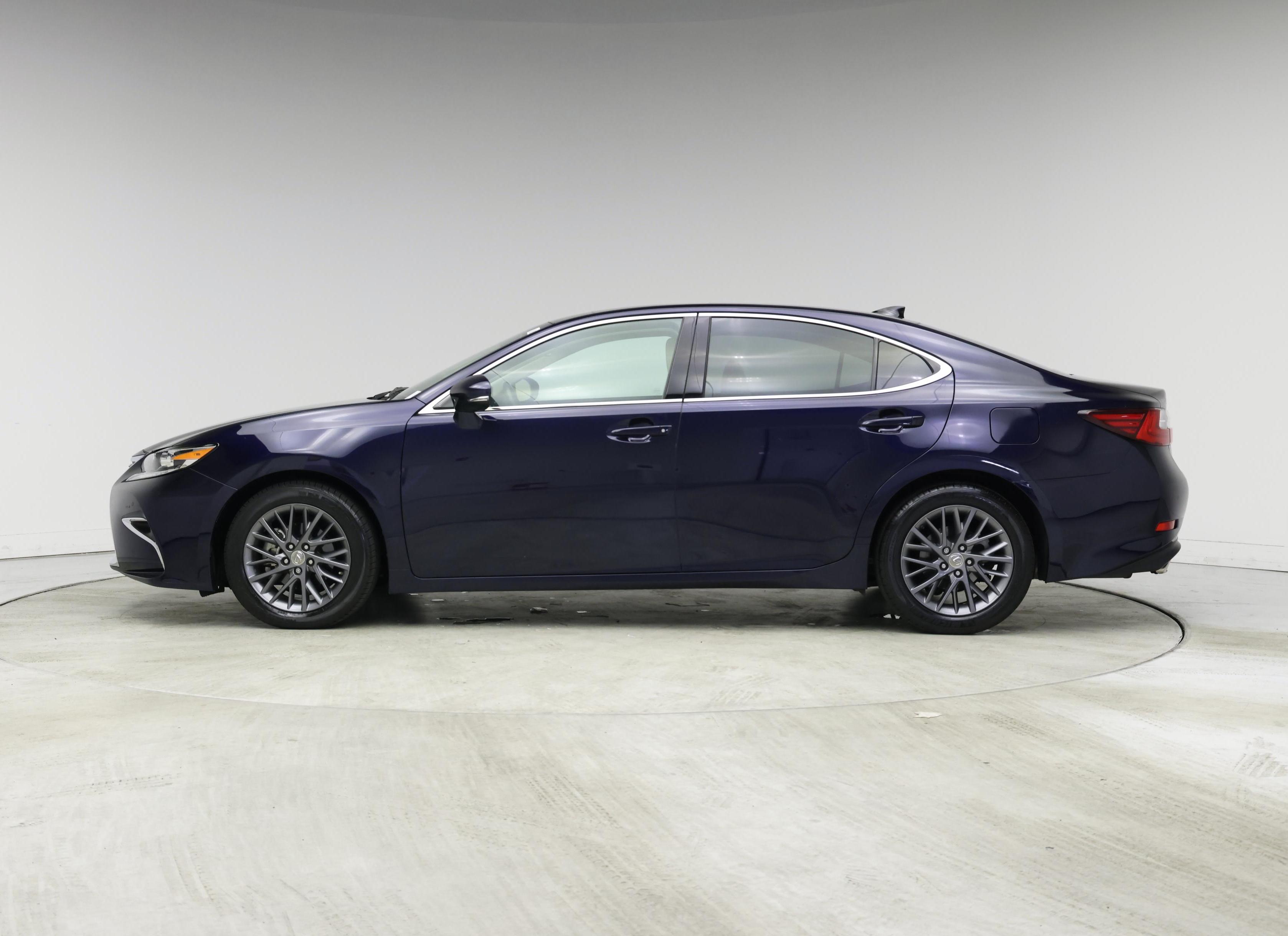Thumbnail: 2018 Lexus ES - 3