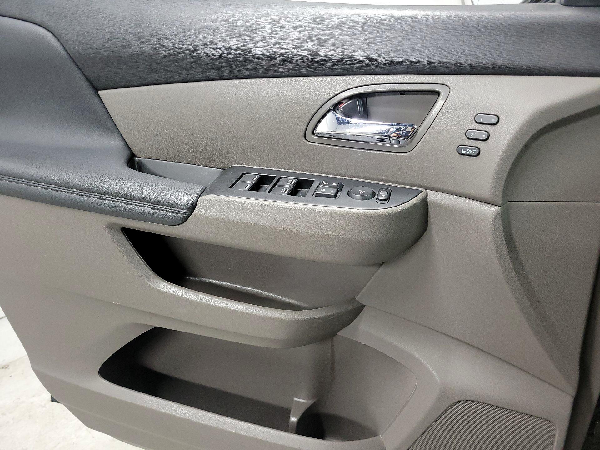 Thumbnail: 2015 Honda Odyssey - 12