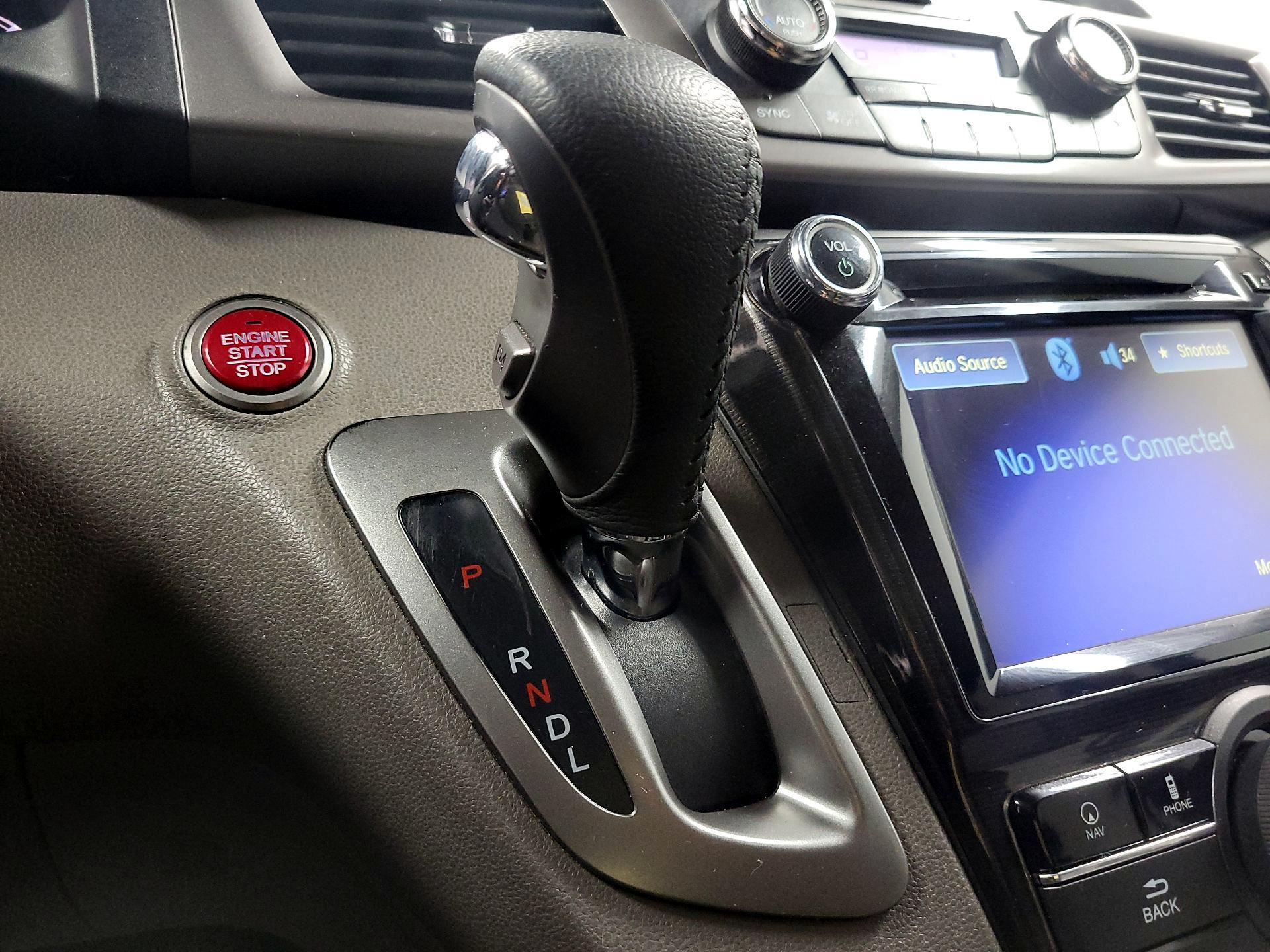 Thumbnail: 2015 Honda Odyssey - 17