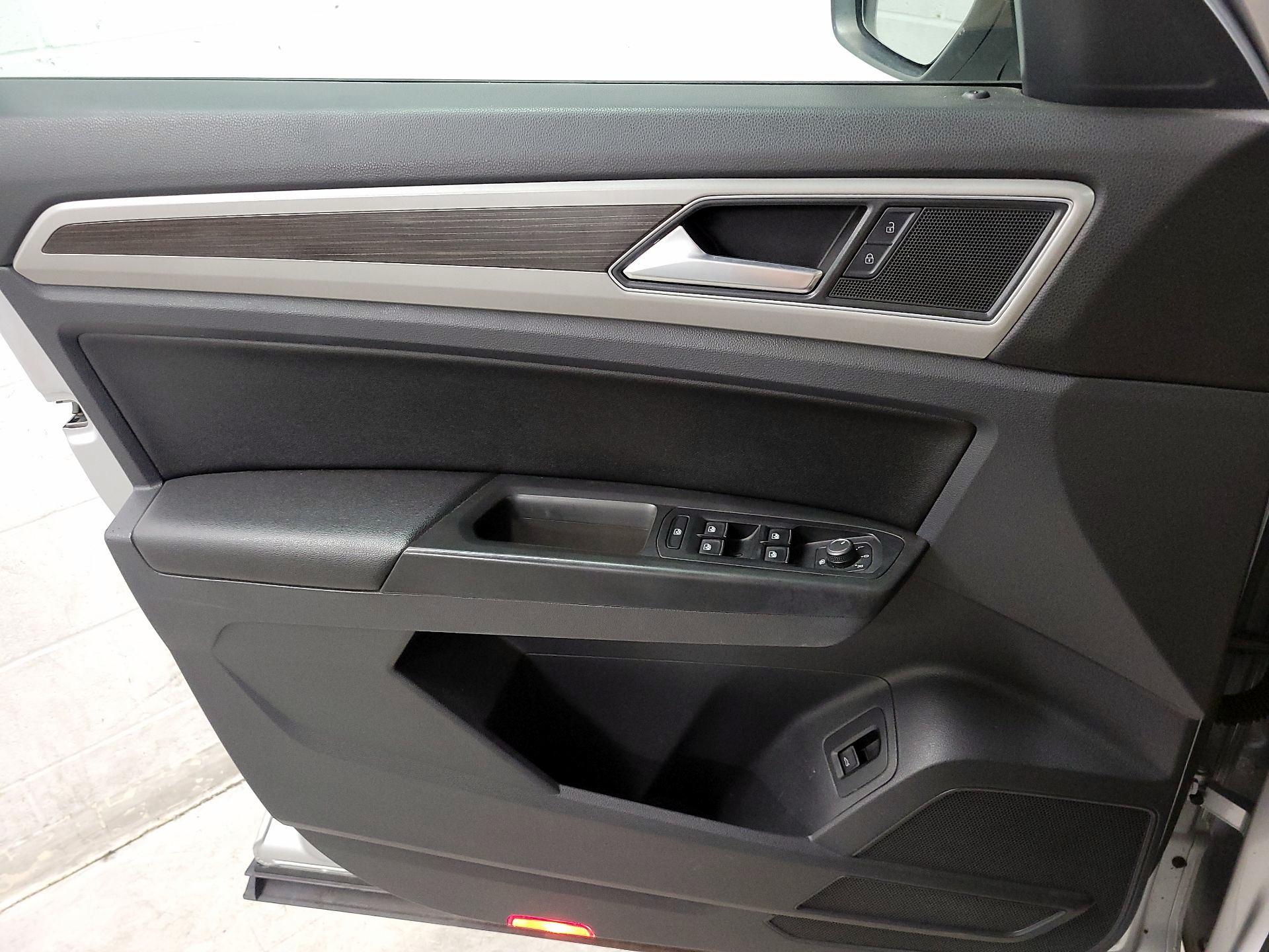 Thumbnail: 2018 Volkswagen Atlas - 12