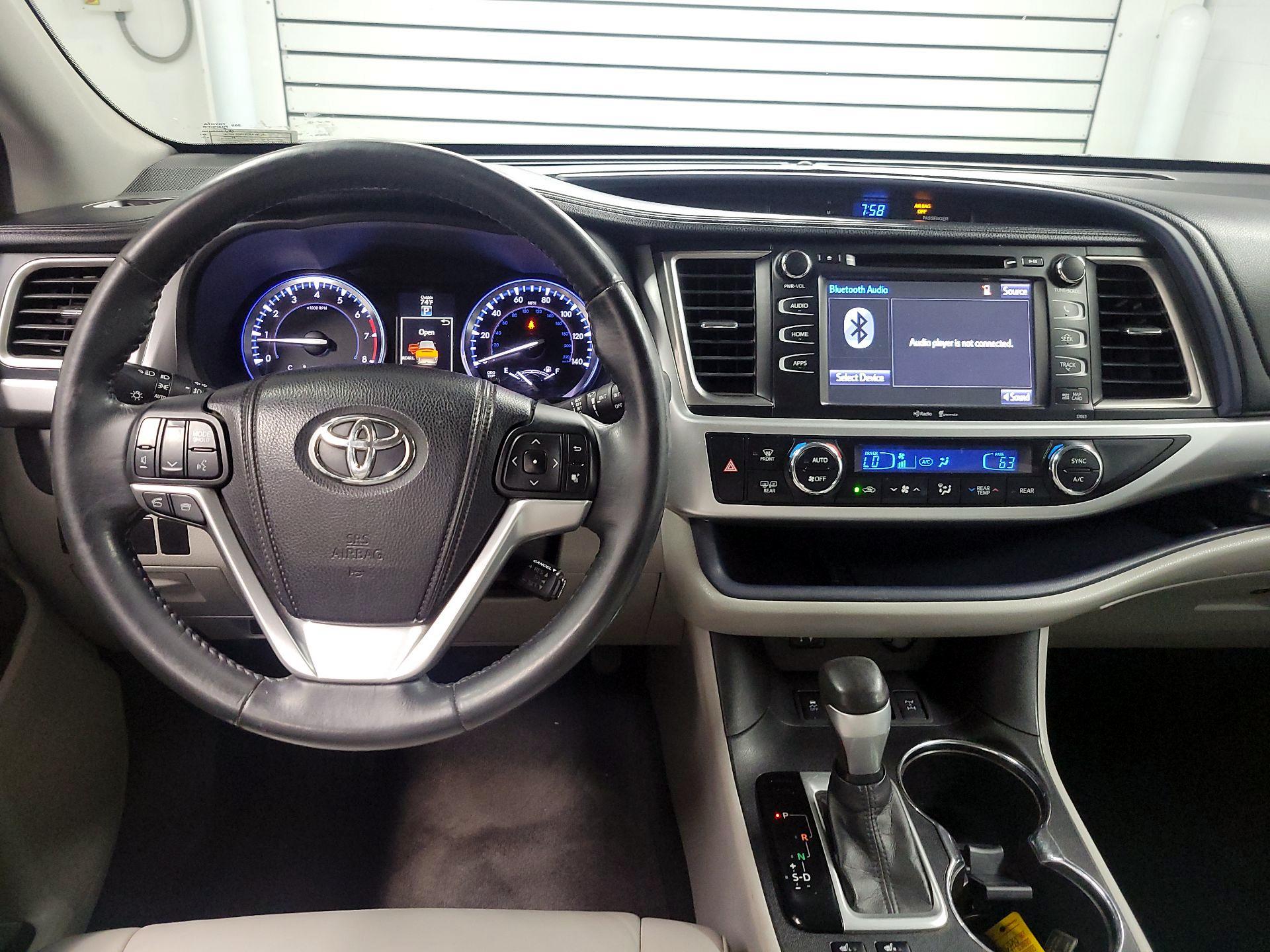 Thumbnail: 2014 Toyota Highlander - 9