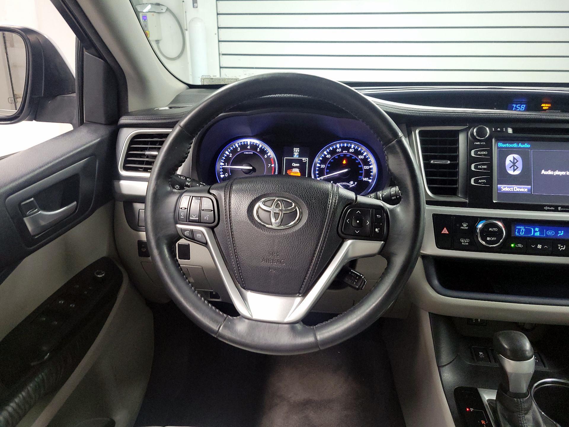 Thumbnail: 2014 Toyota Highlander - 10