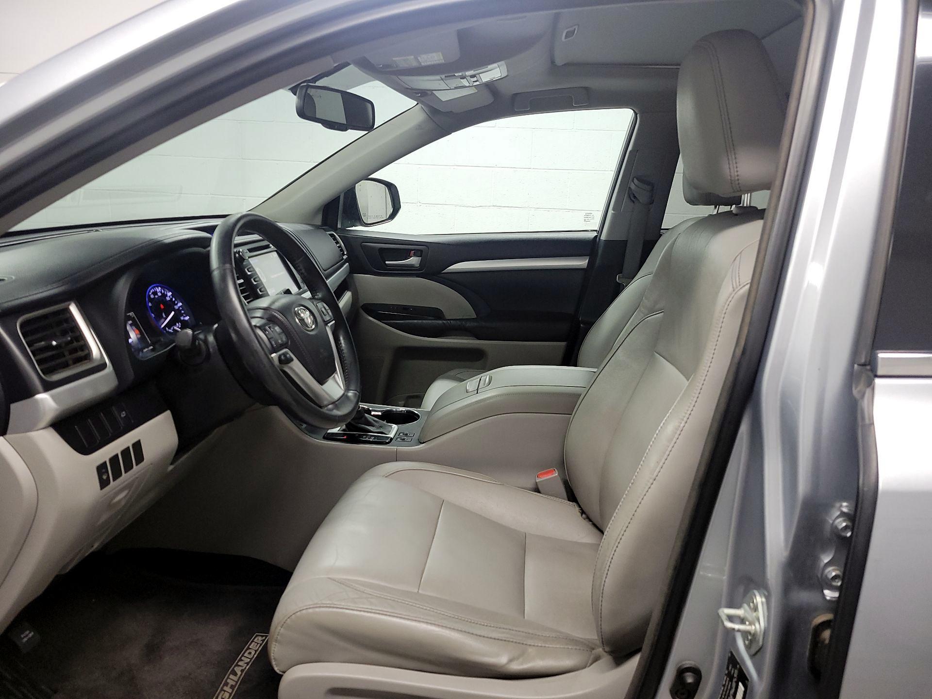 Thumbnail: 2014 Toyota Highlander - 11