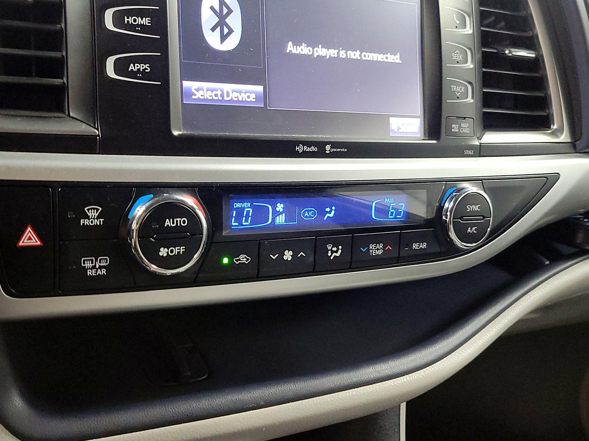 Thumbnail: 2014 Toyota Highlander - 15