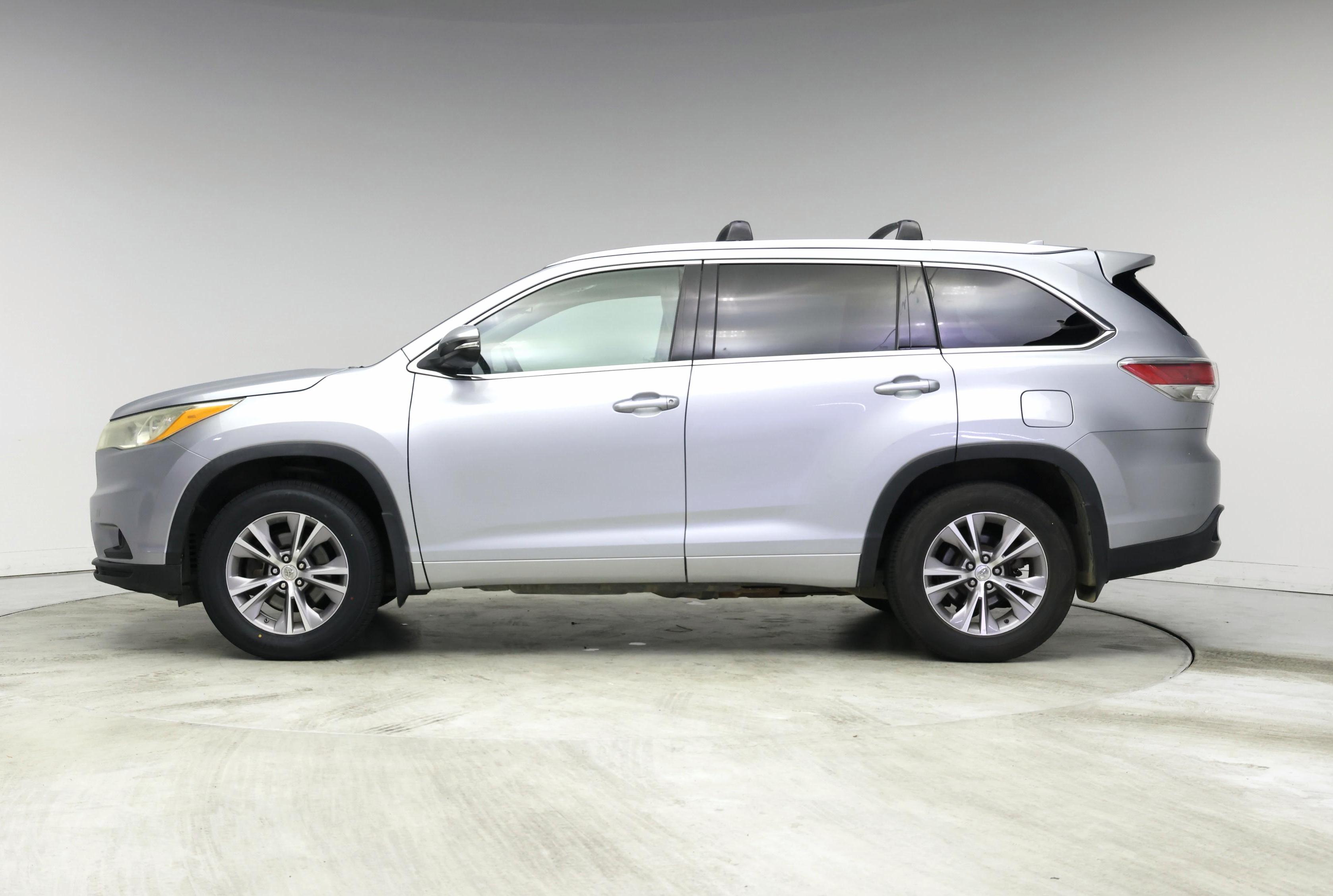 Thumbnail: 2014 Toyota Highlander - 3