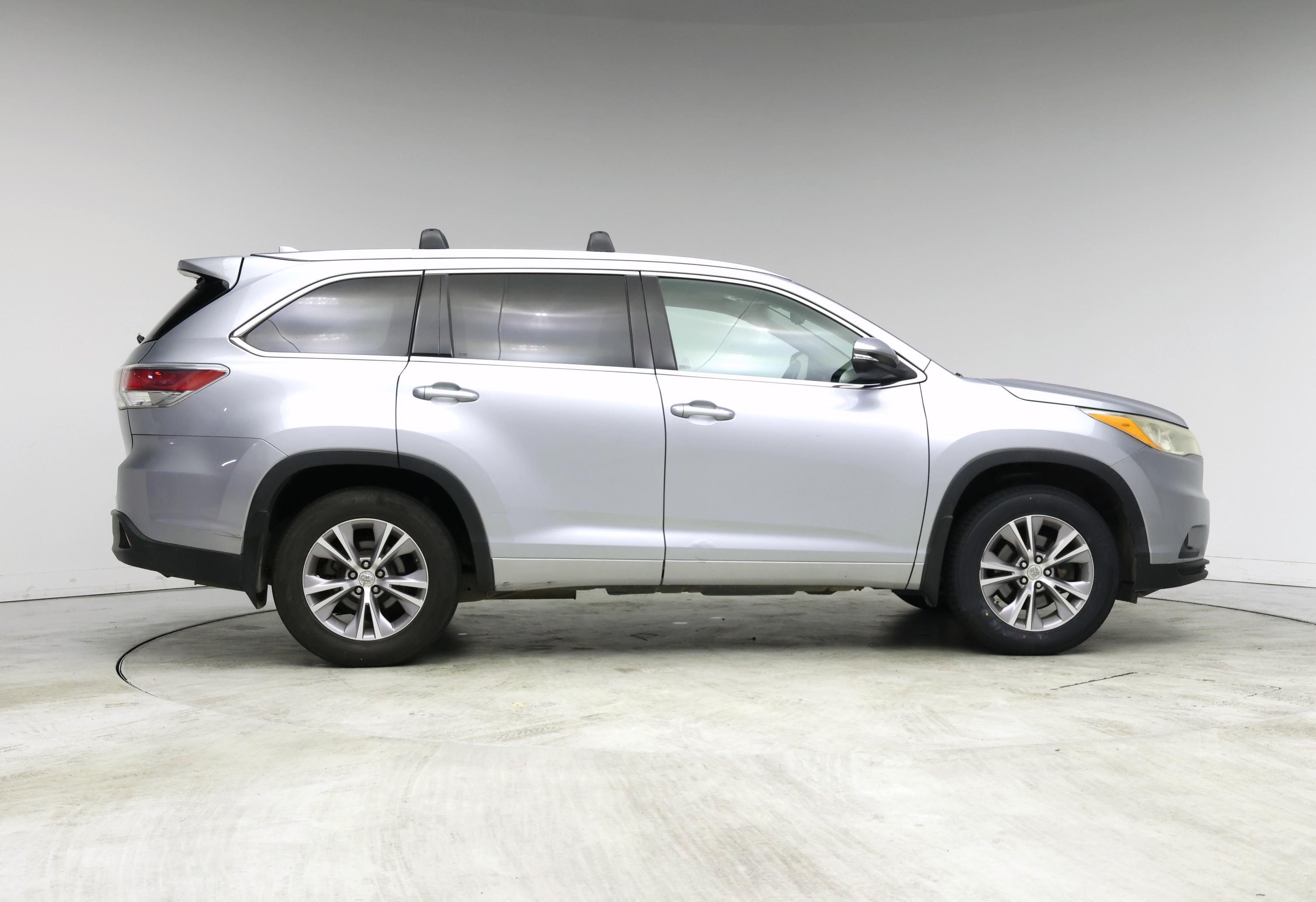 Thumbnail: 2014 Toyota Highlander - 7